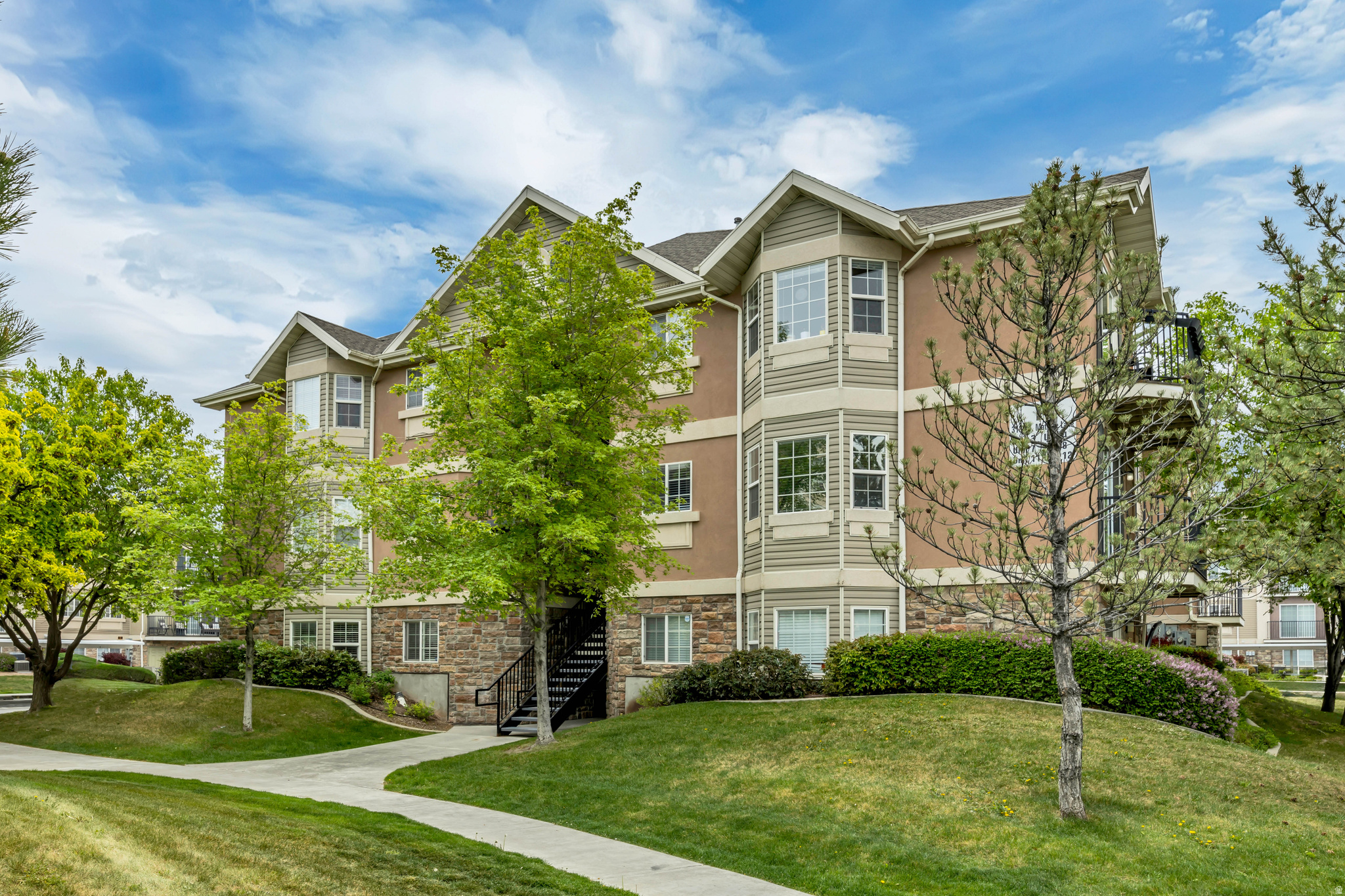 VIVANTE PHASE 15 CONDOMINIUMS - Residential