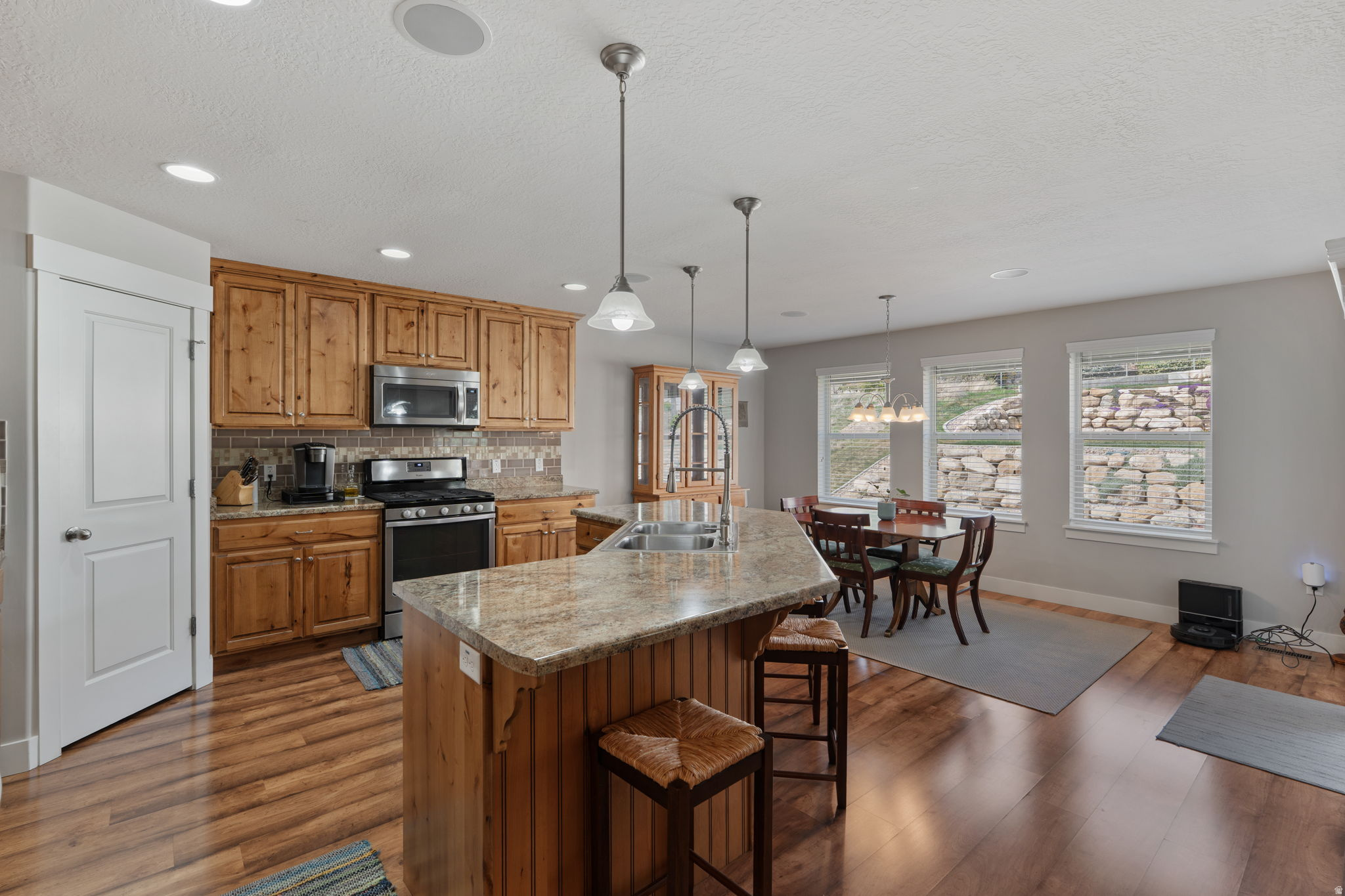 RIVER HOLLOW - Residential