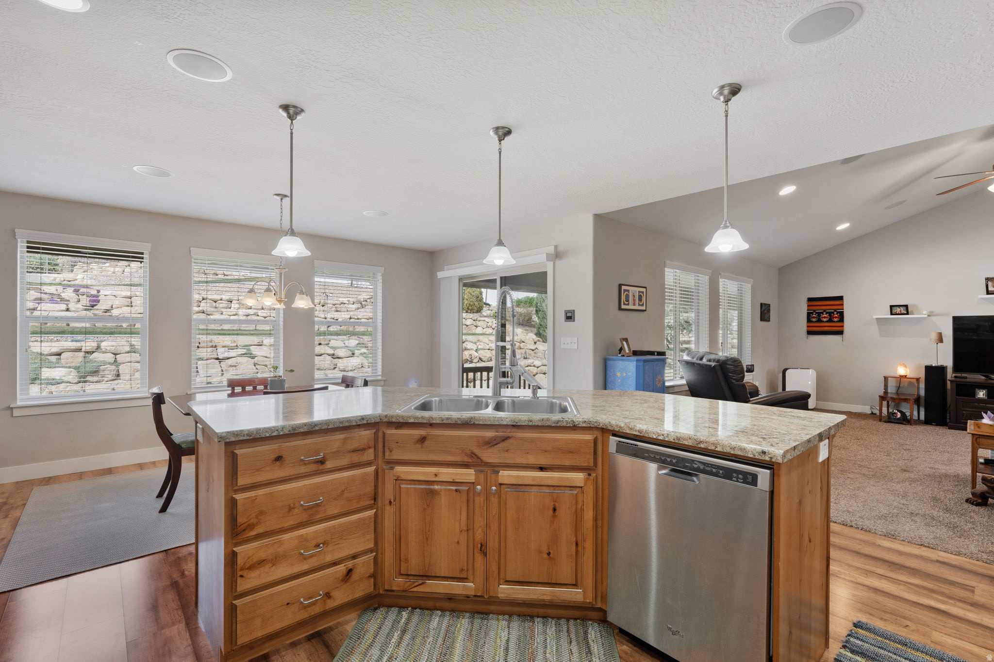 RIVER HOLLOW - Residential