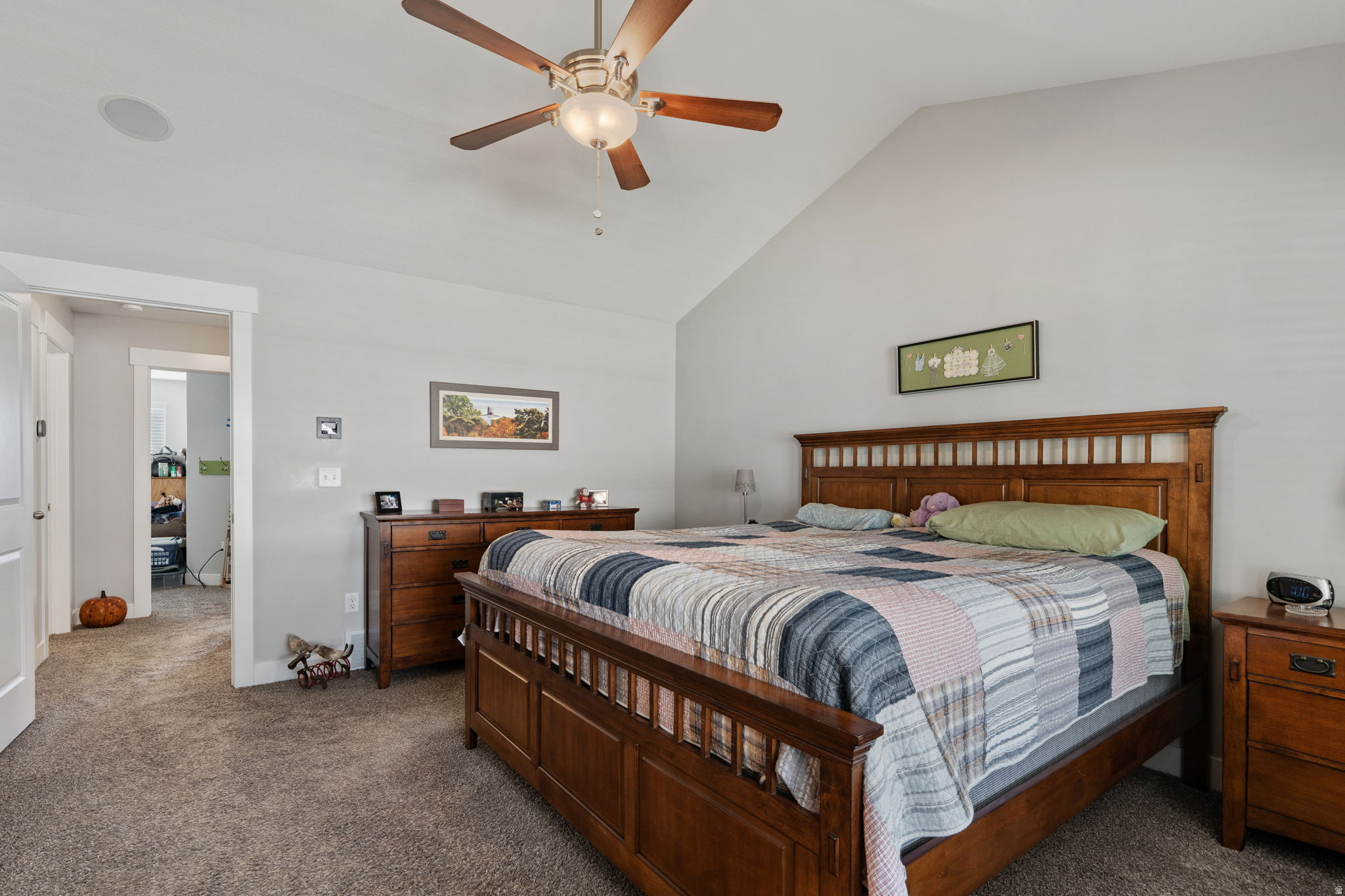 RIVER HOLLOW - Residential