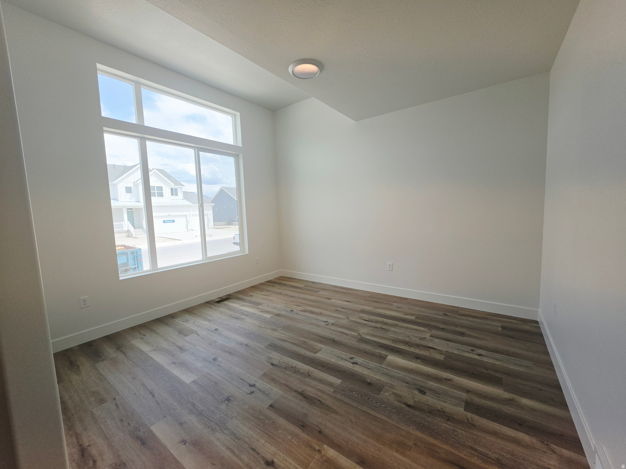 CREEKSIDE AT JDC RANCH - Residential