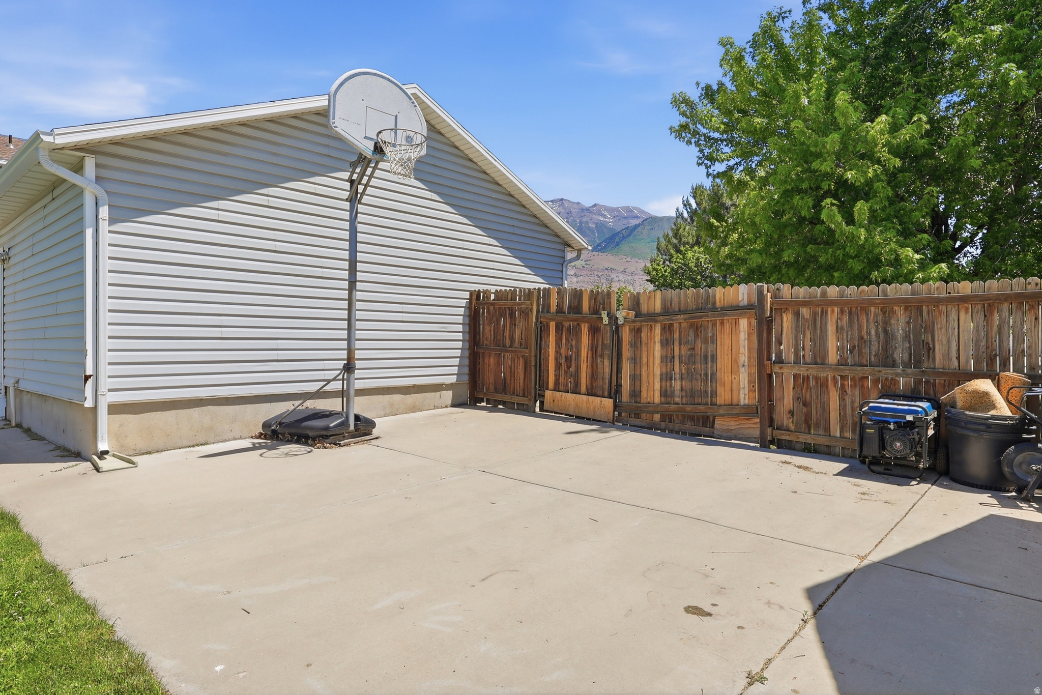 PHEASANT BROOK - Residential