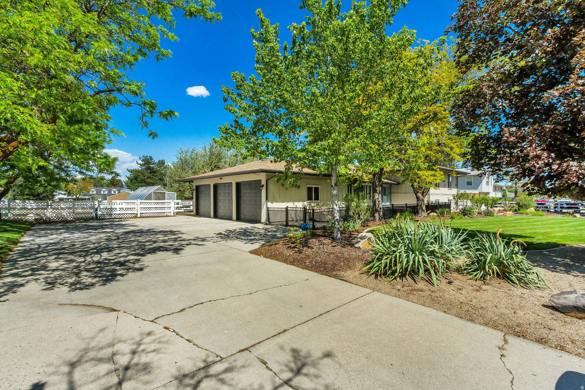 BELL CANYON ACRES #3 - Residential