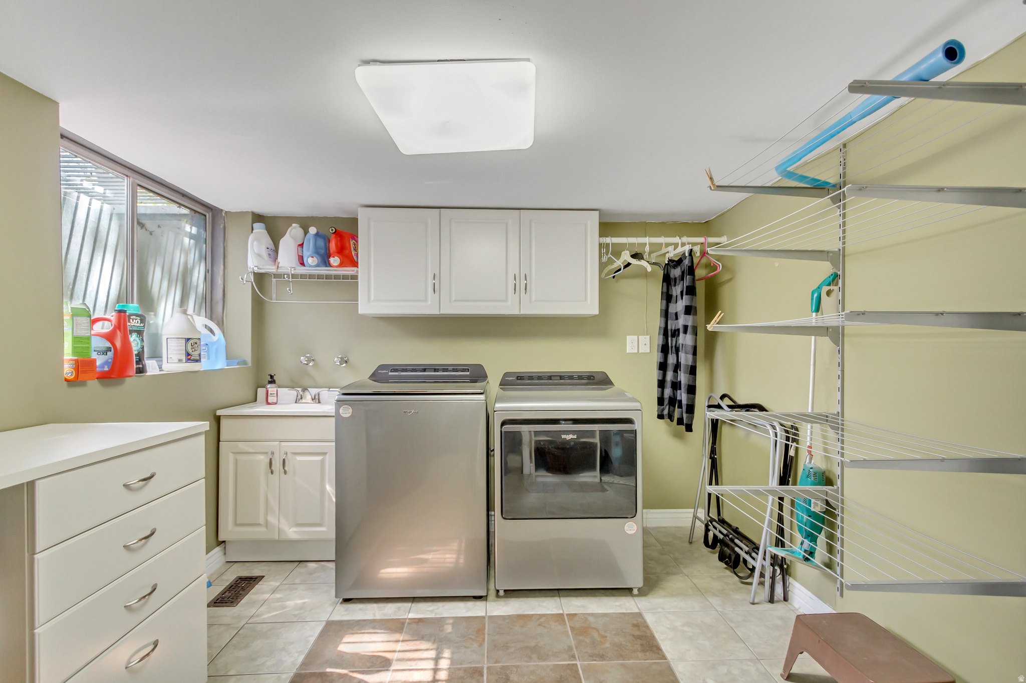 BELL CANYON ACRES #3 - Residential