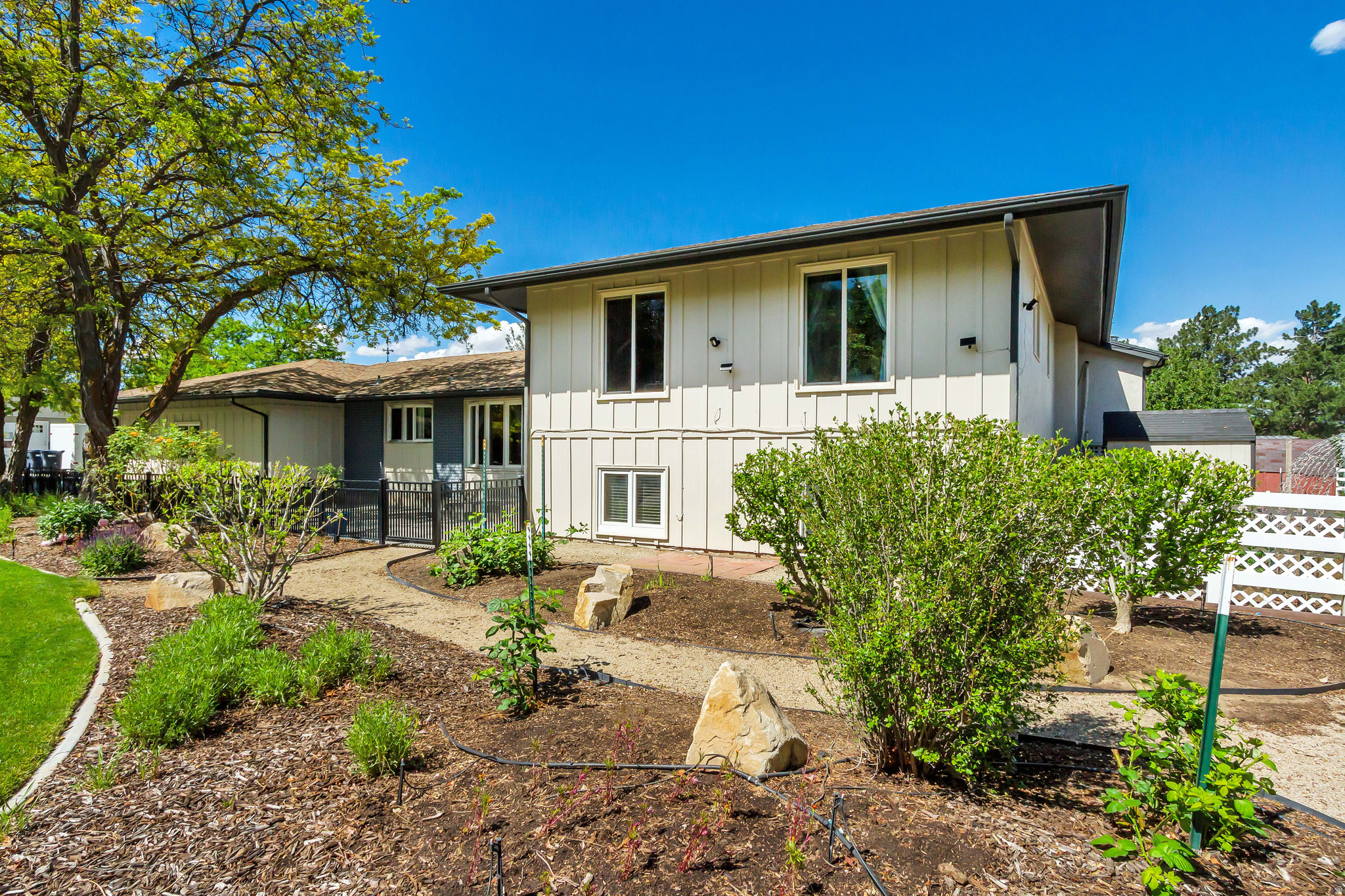 BELL CANYON ACRES #3 - Residential