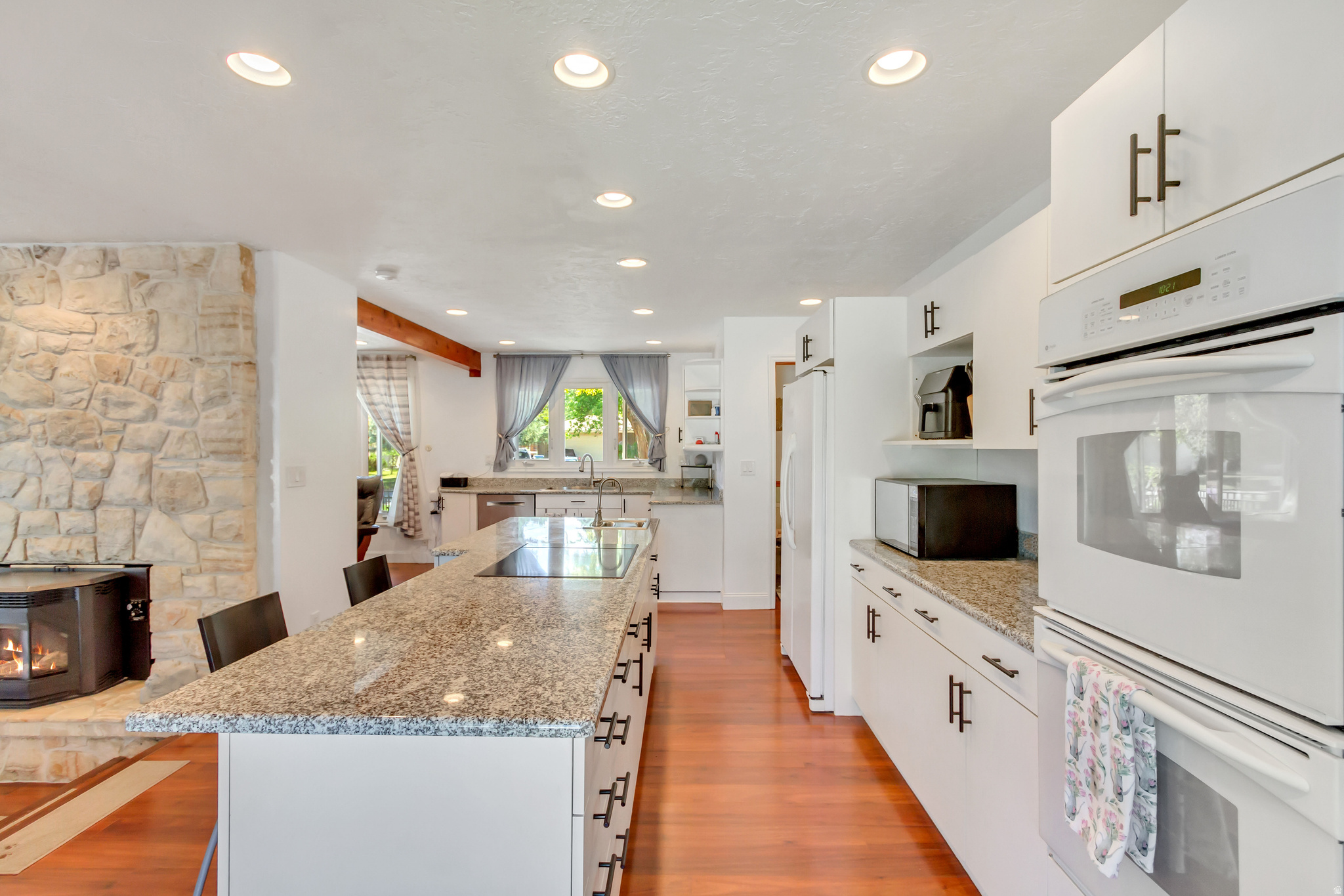 BELL CANYON ACRES #3 - Residential