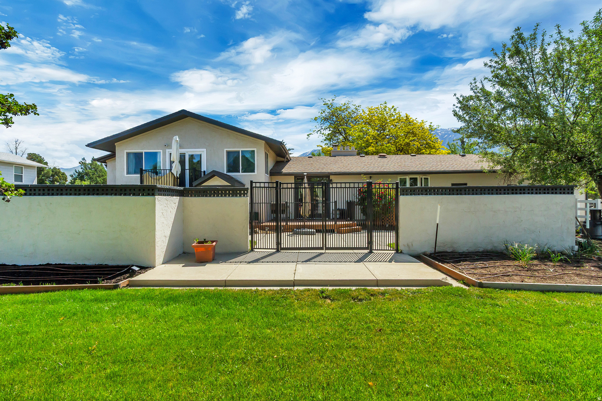 BELL CANYON ACRES #3 - Residential