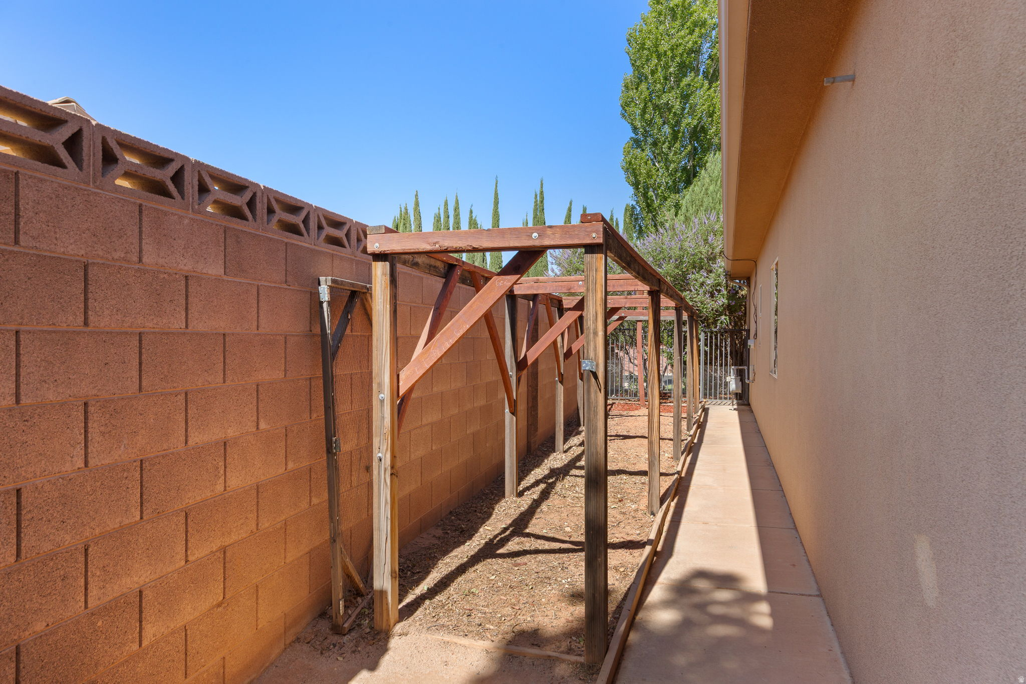 BLOOMINGTON HILLS 12 - Residential