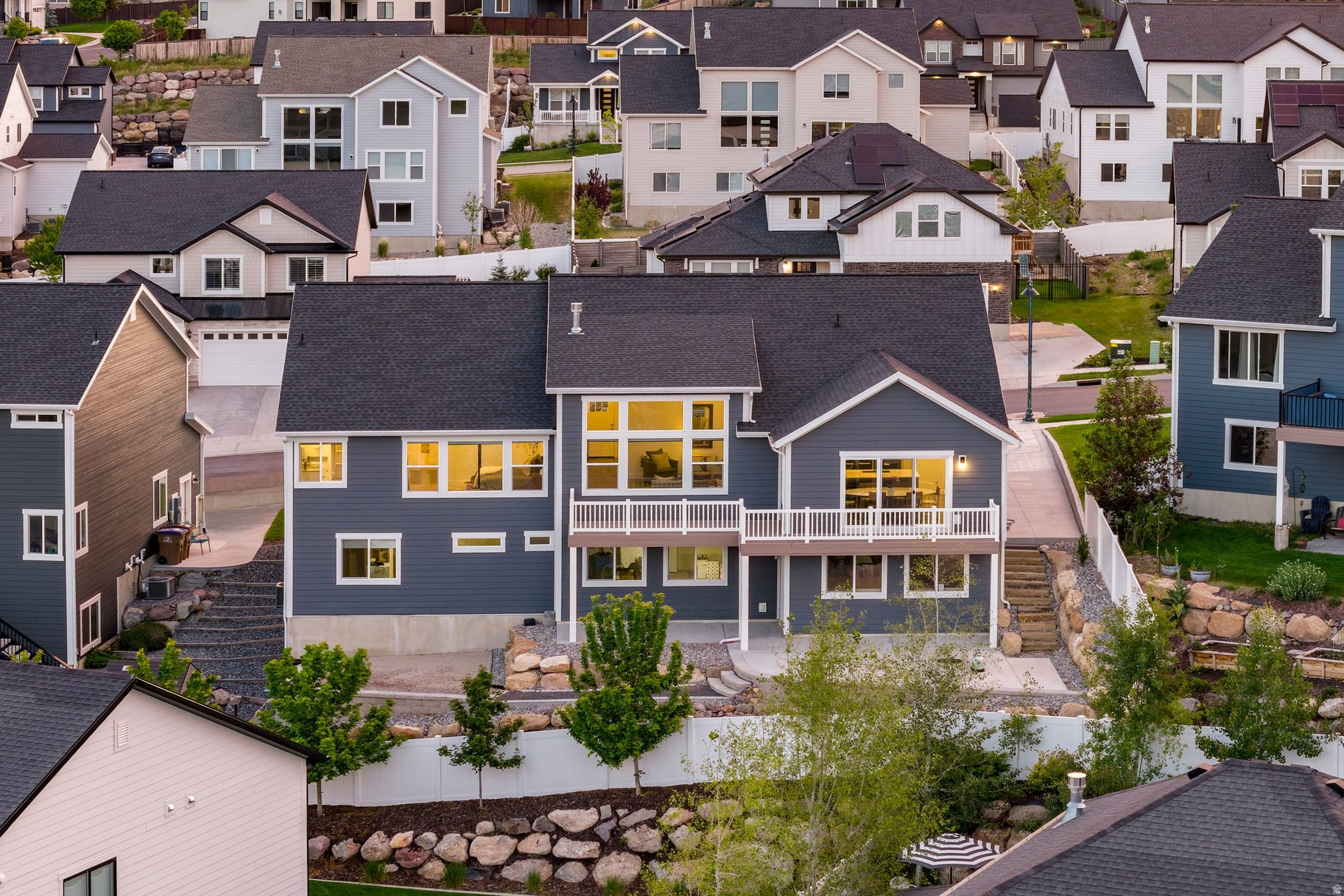 HIDDEN CANYON - Residential