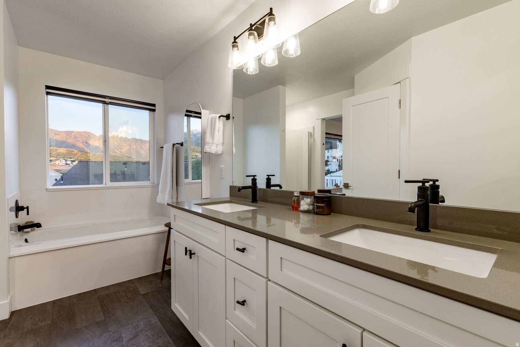 HIDDEN CANYON - Residential