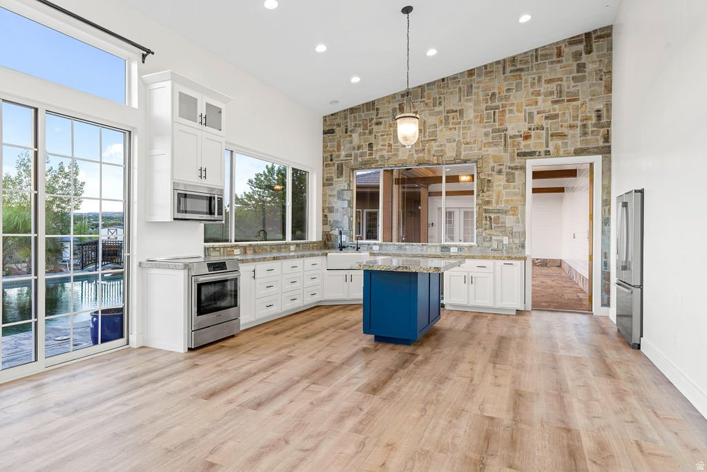 PINE VIEW ESTATES - Residential