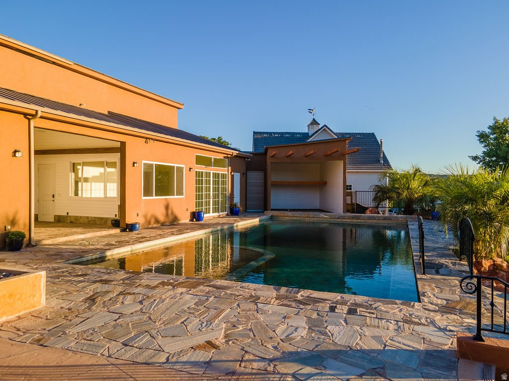 PINE VIEW ESTATES - Residential