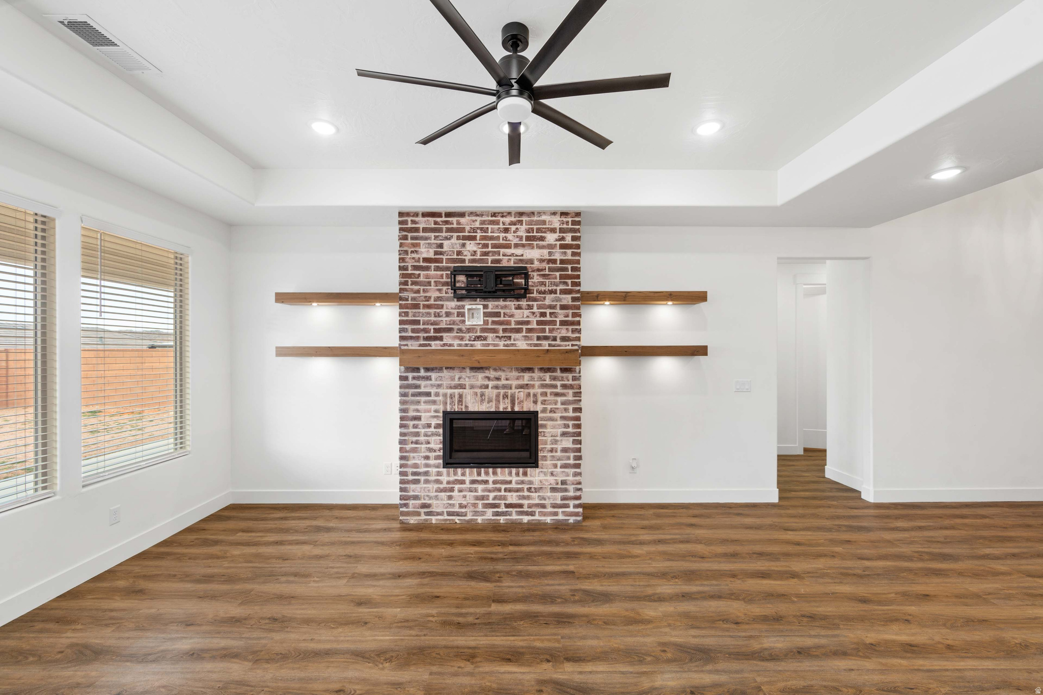 BRIDLE GATE ESTATES - Residential