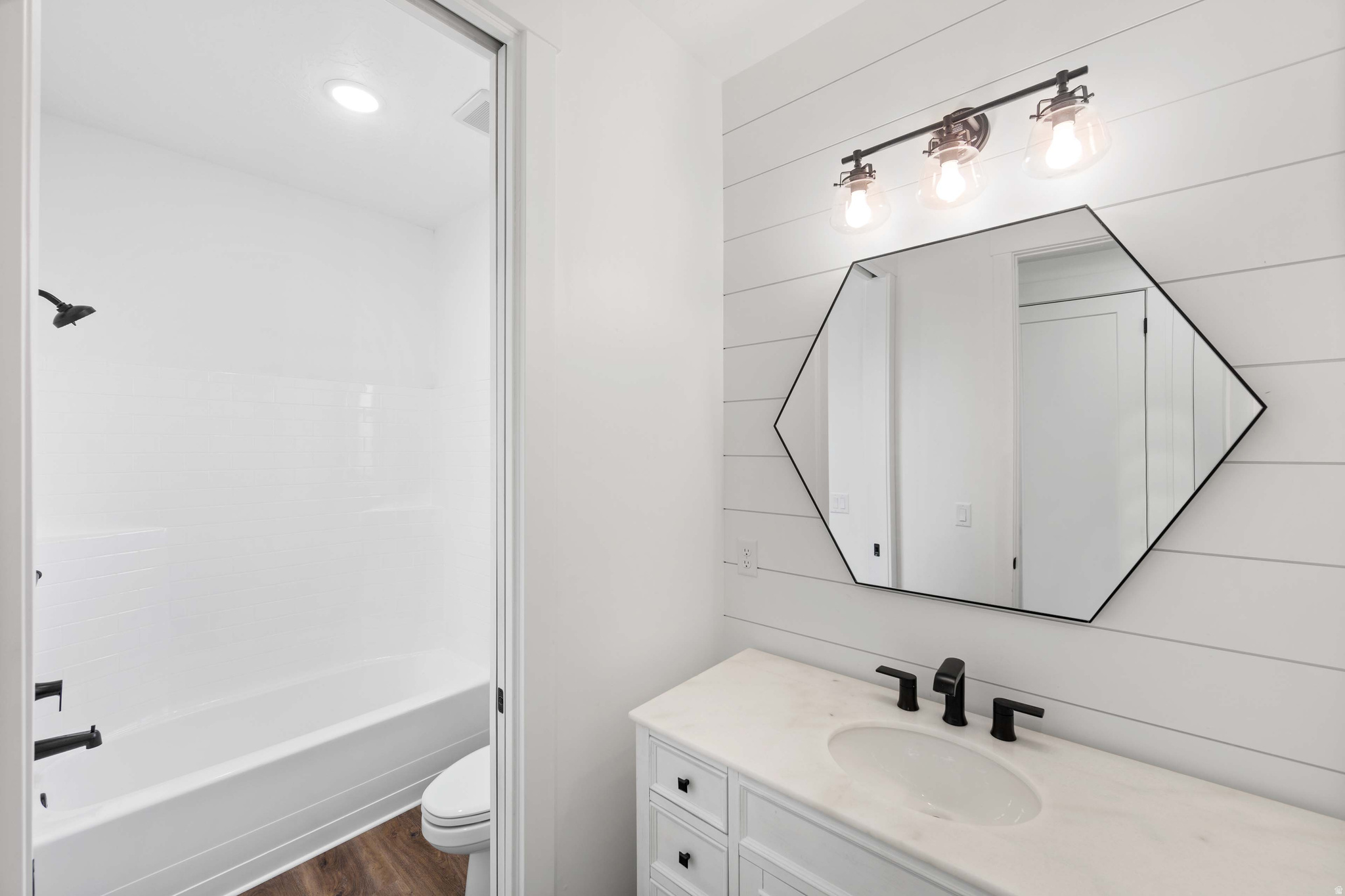 BRIDLE GATE ESTATES - Residential