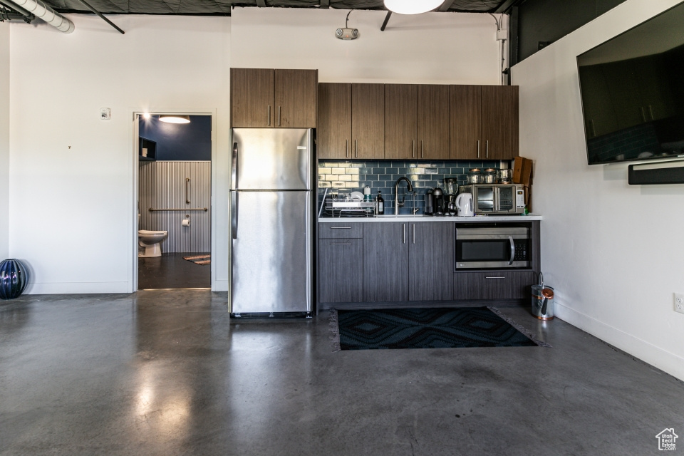 PARK CITY - Commercial Lease