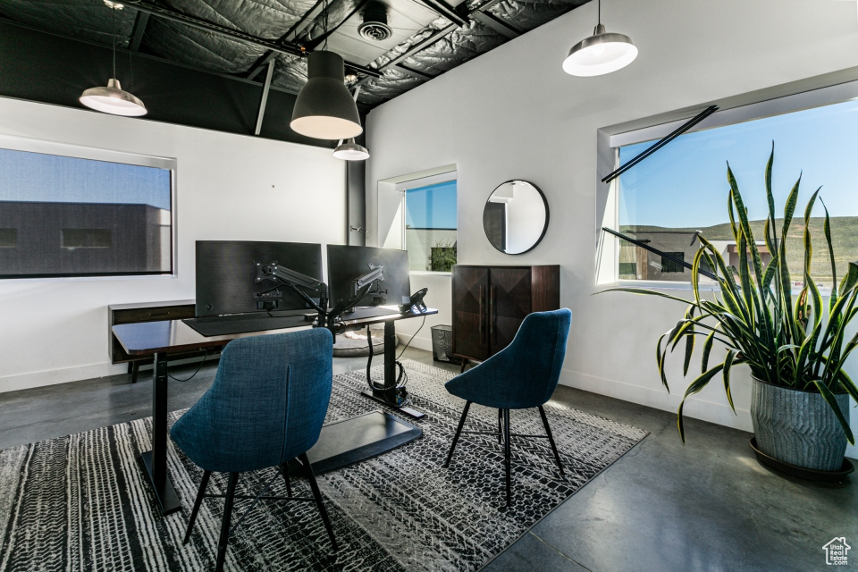 PARK CITY - Commercial Lease