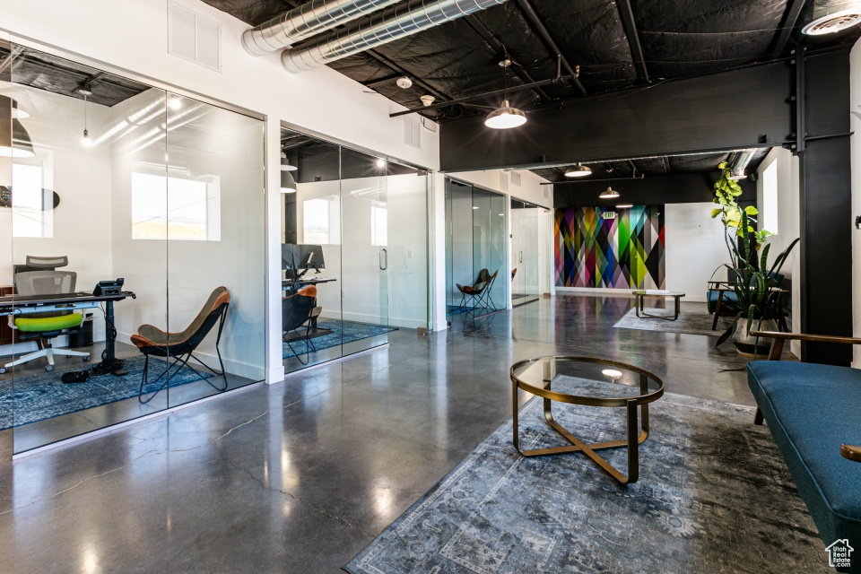 PARK CITY - Commercial Lease