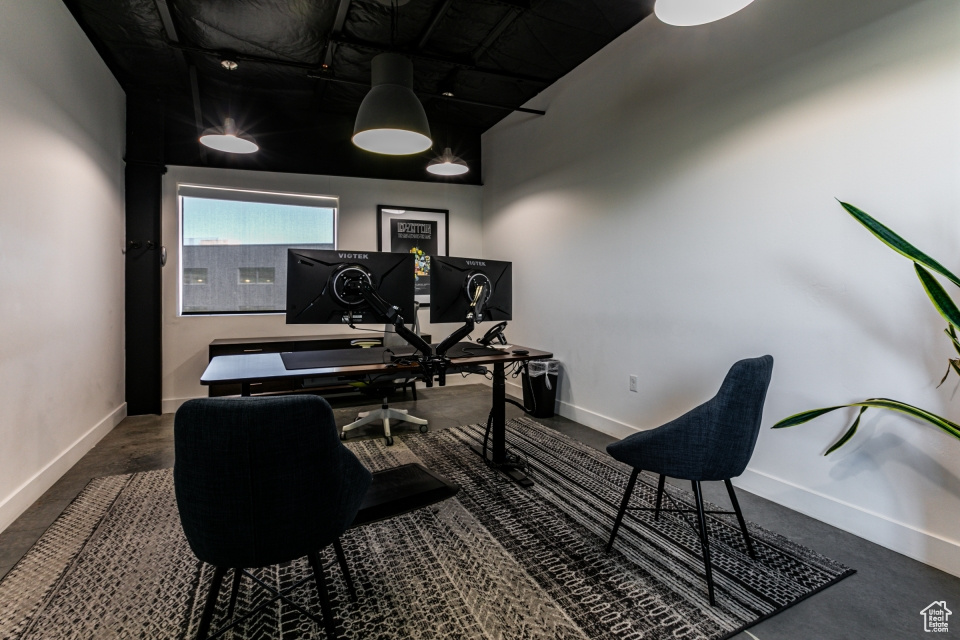 PARK CITY - Commercial Lease