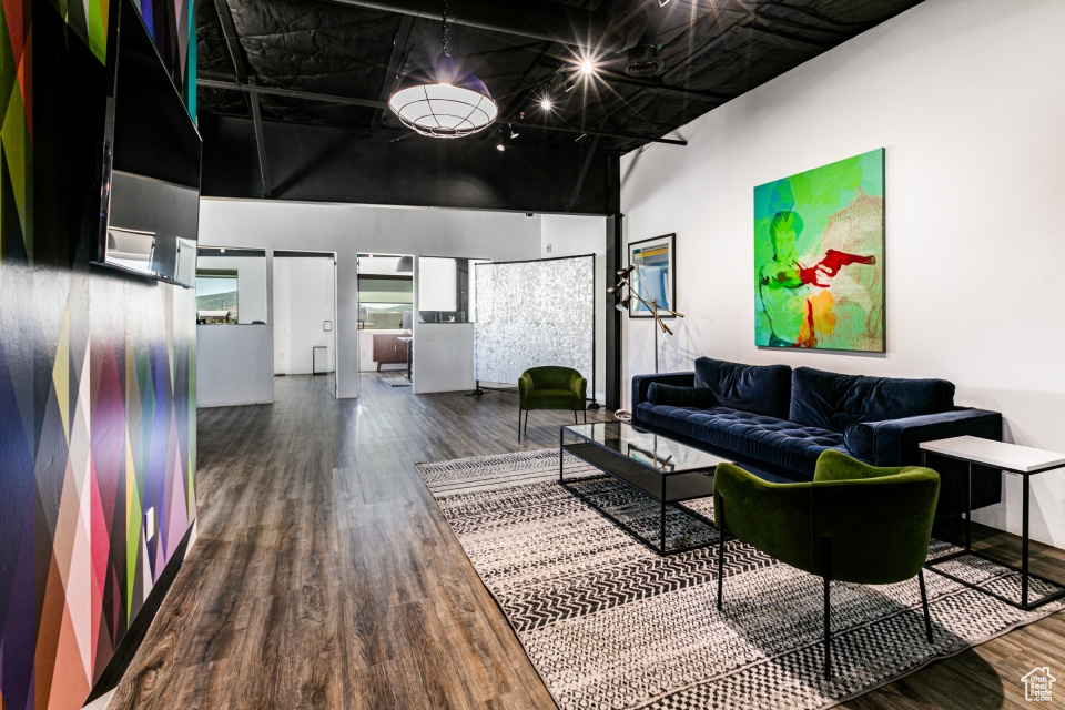PARK CITY - Commercial Lease