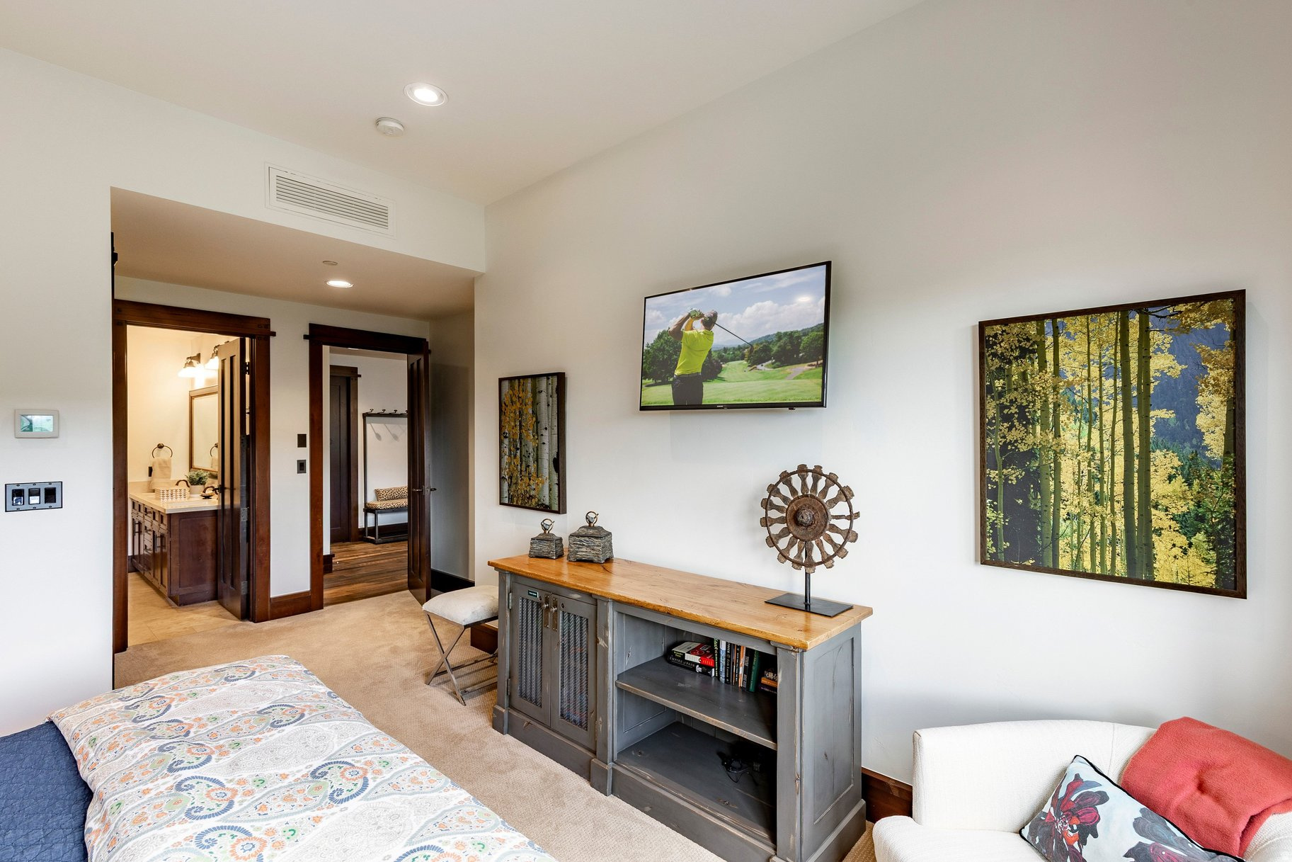 ARROWLEAF LODGE CONDOMINIUM - Residential