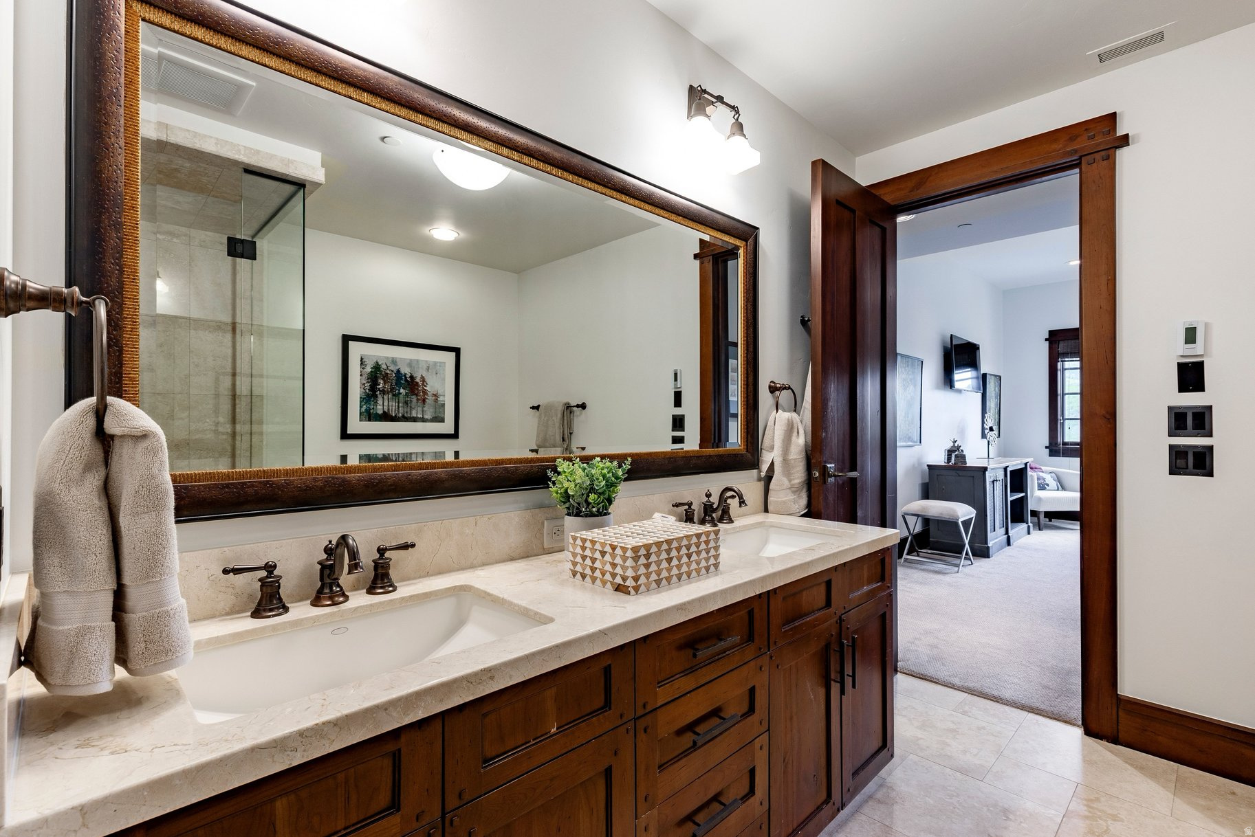 ARROWLEAF LODGE CONDOMINIUM - Residential