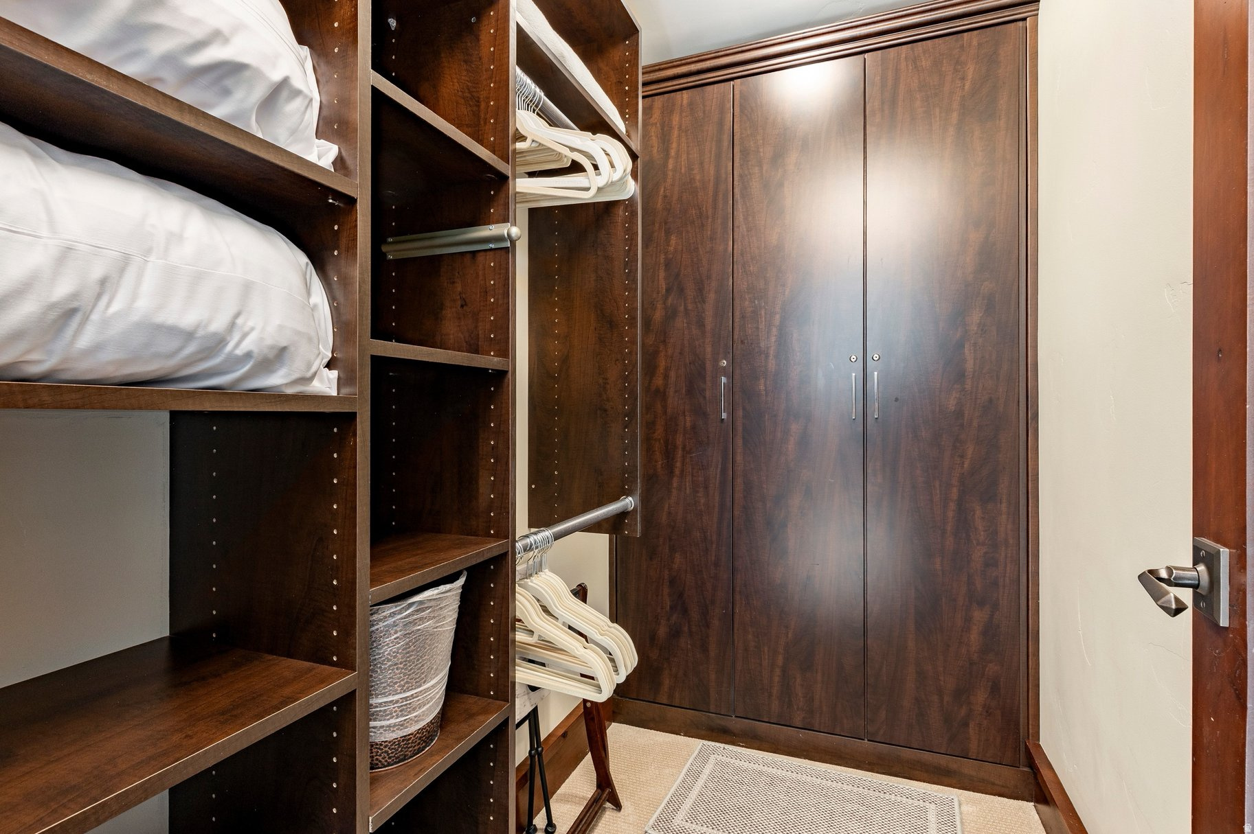 ARROWLEAF LODGE CONDOMINIUM - Residential