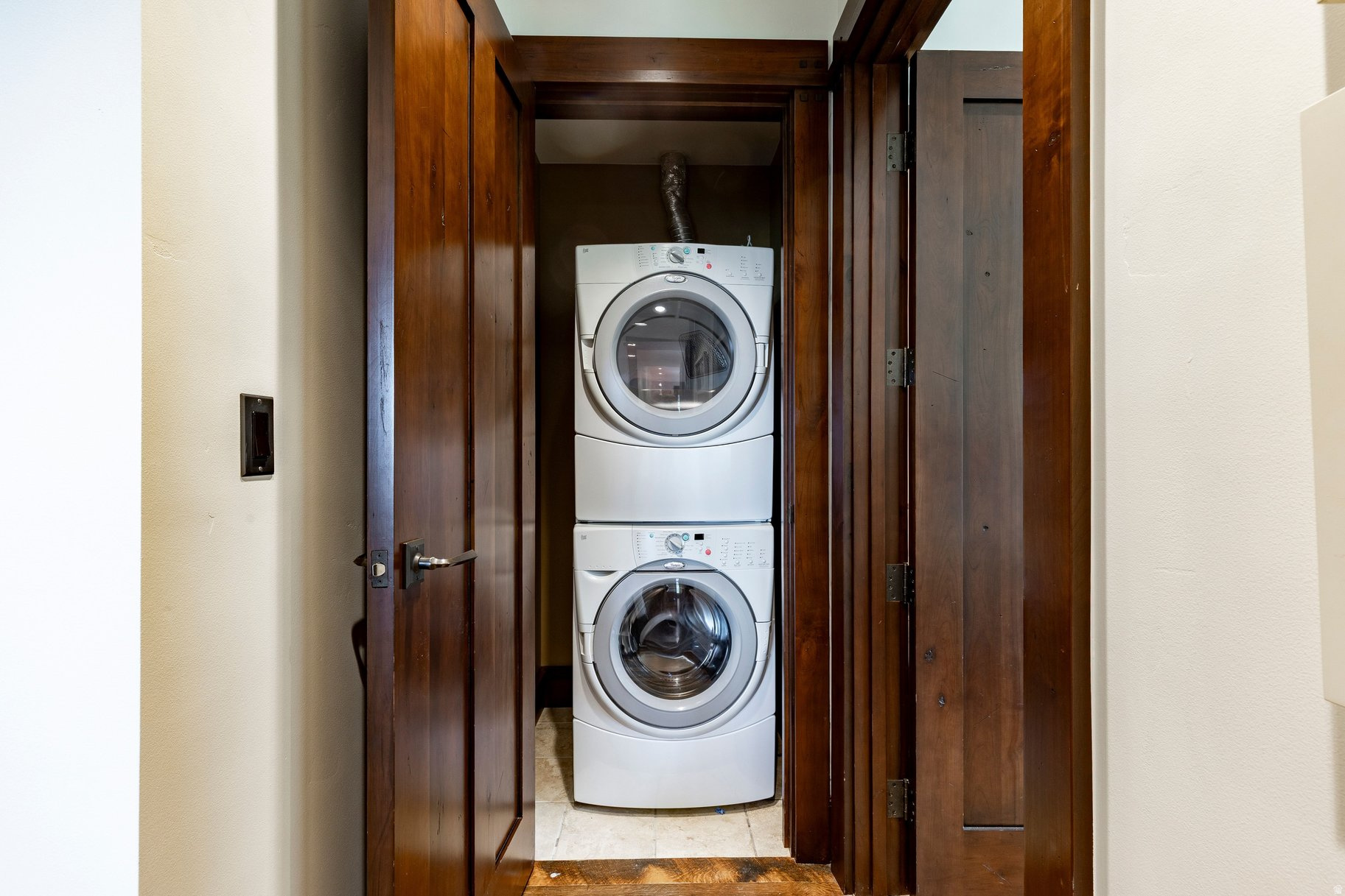 ARROWLEAF LODGE CONDOMINIUM - Residential