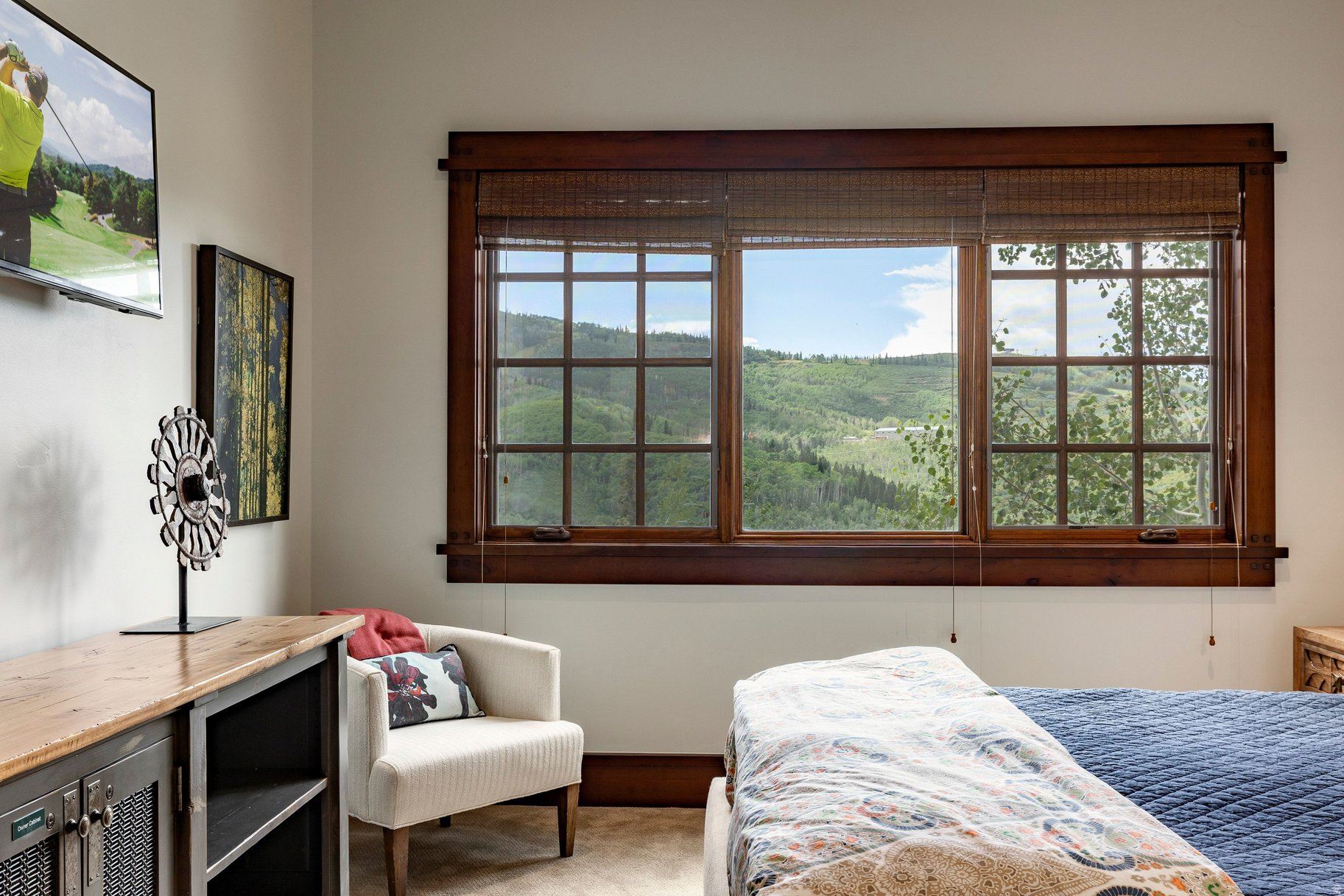 ARROWLEAF LODGE CONDOMINIUM - Residential