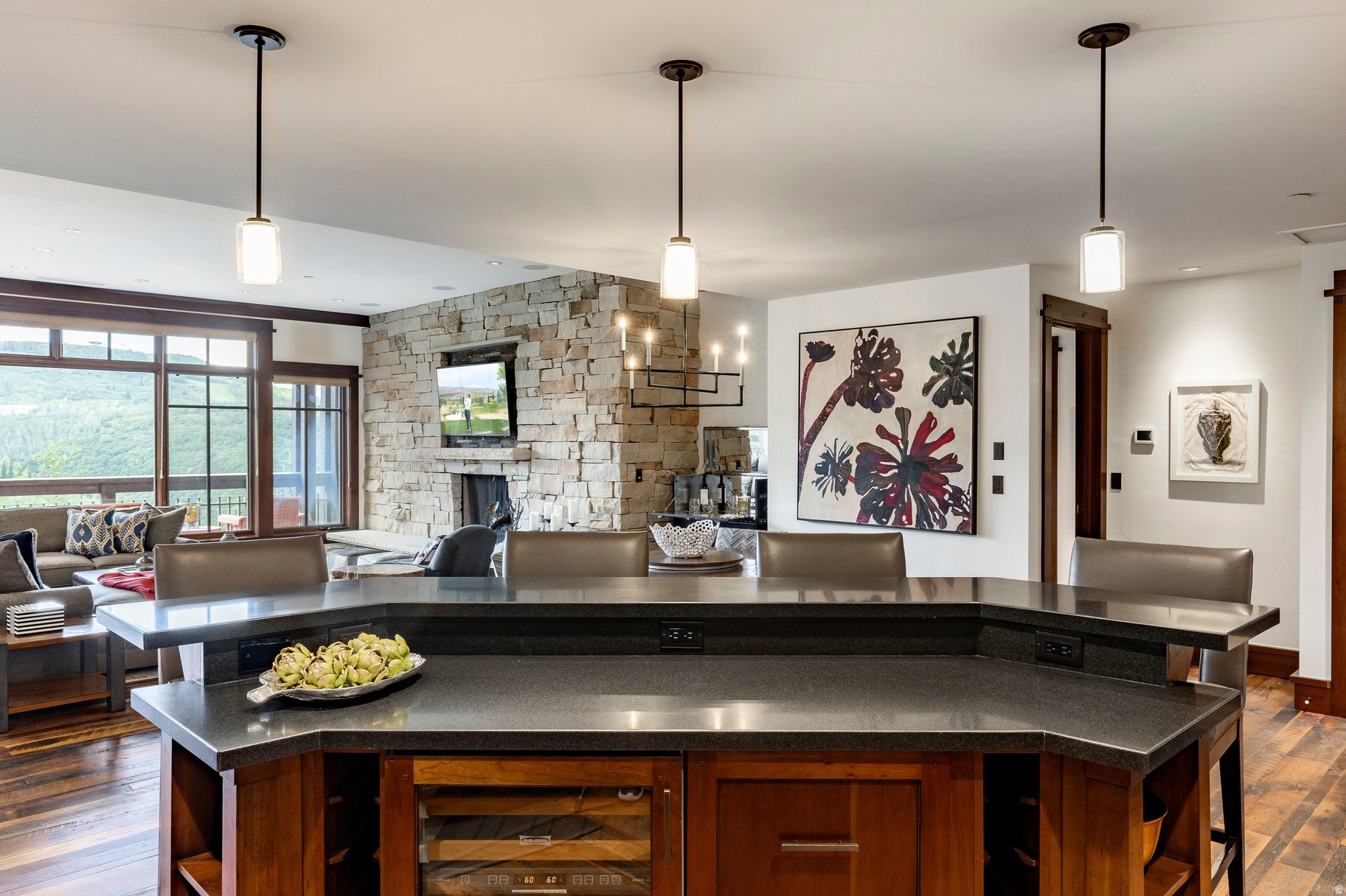 ARROWLEAF LODGE CONDOMINIUM - Residential