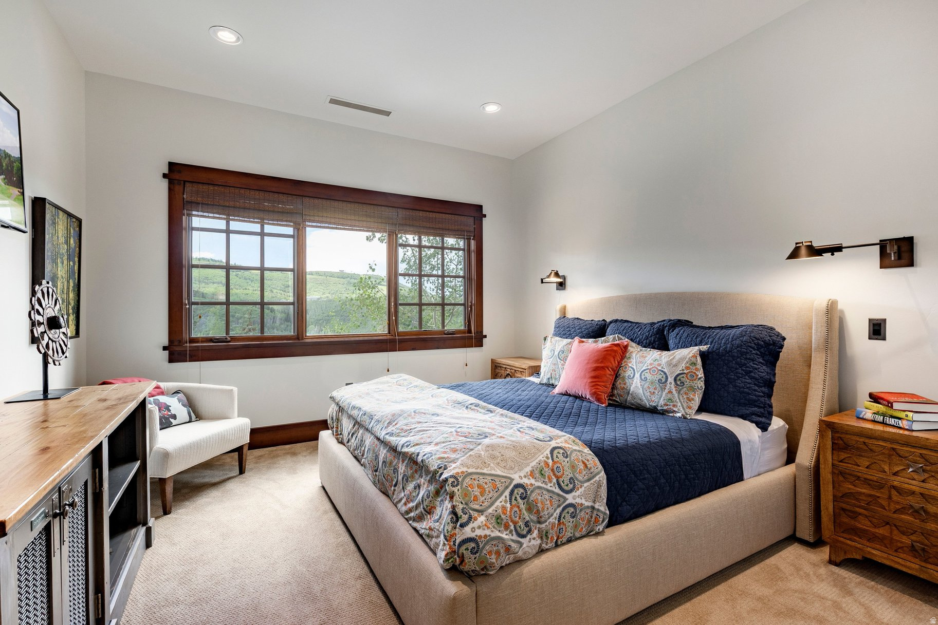 ARROWLEAF LODGE CONDOMINIUM - Residential