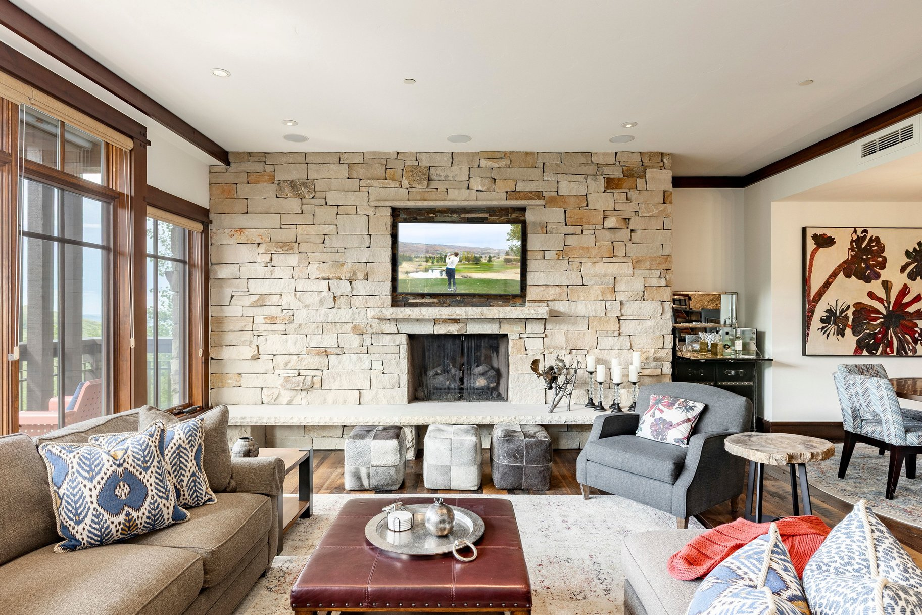 ARROWLEAF LODGE CONDOMINIUM - Residential