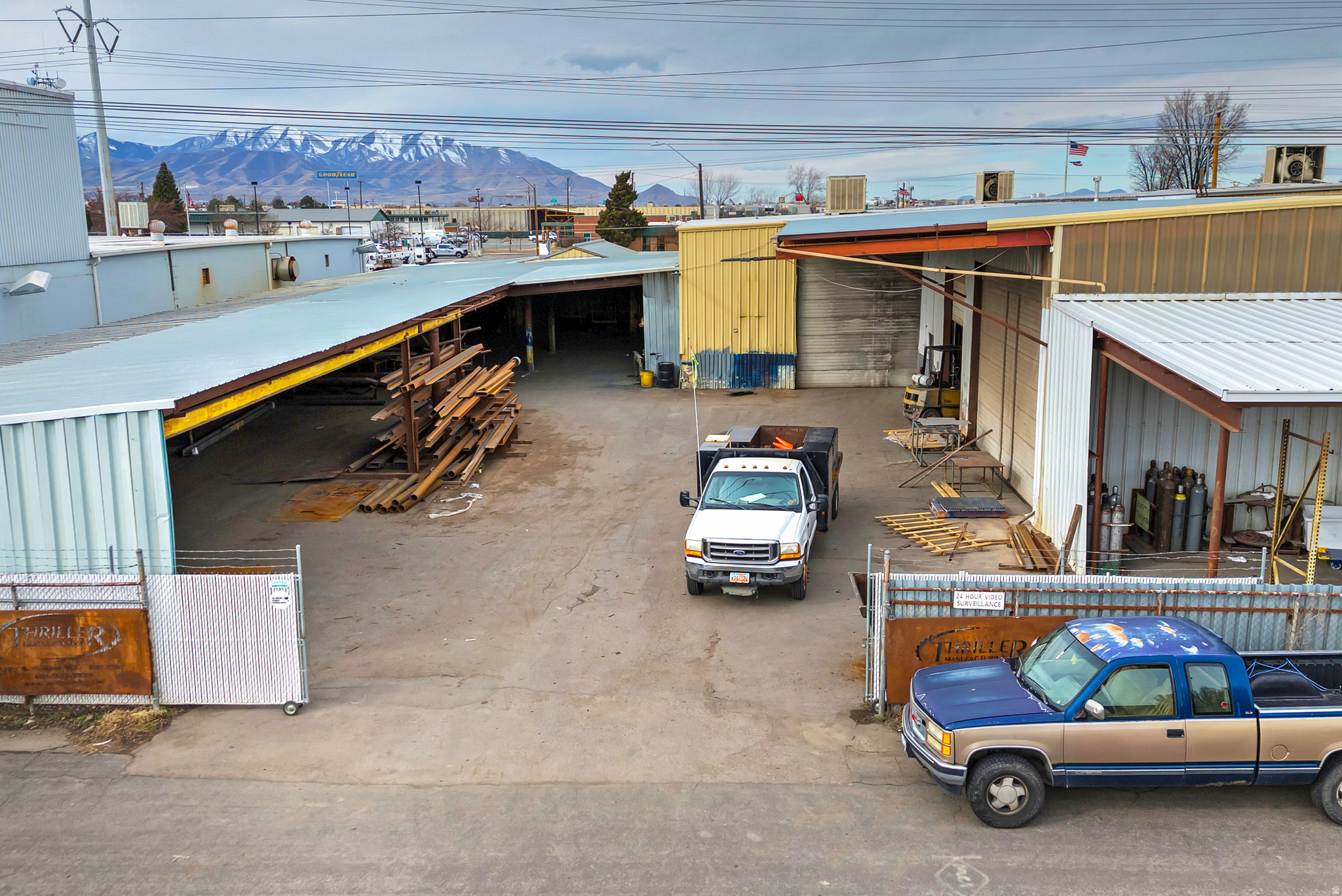 RADIUS CURVE - Commercial Sale