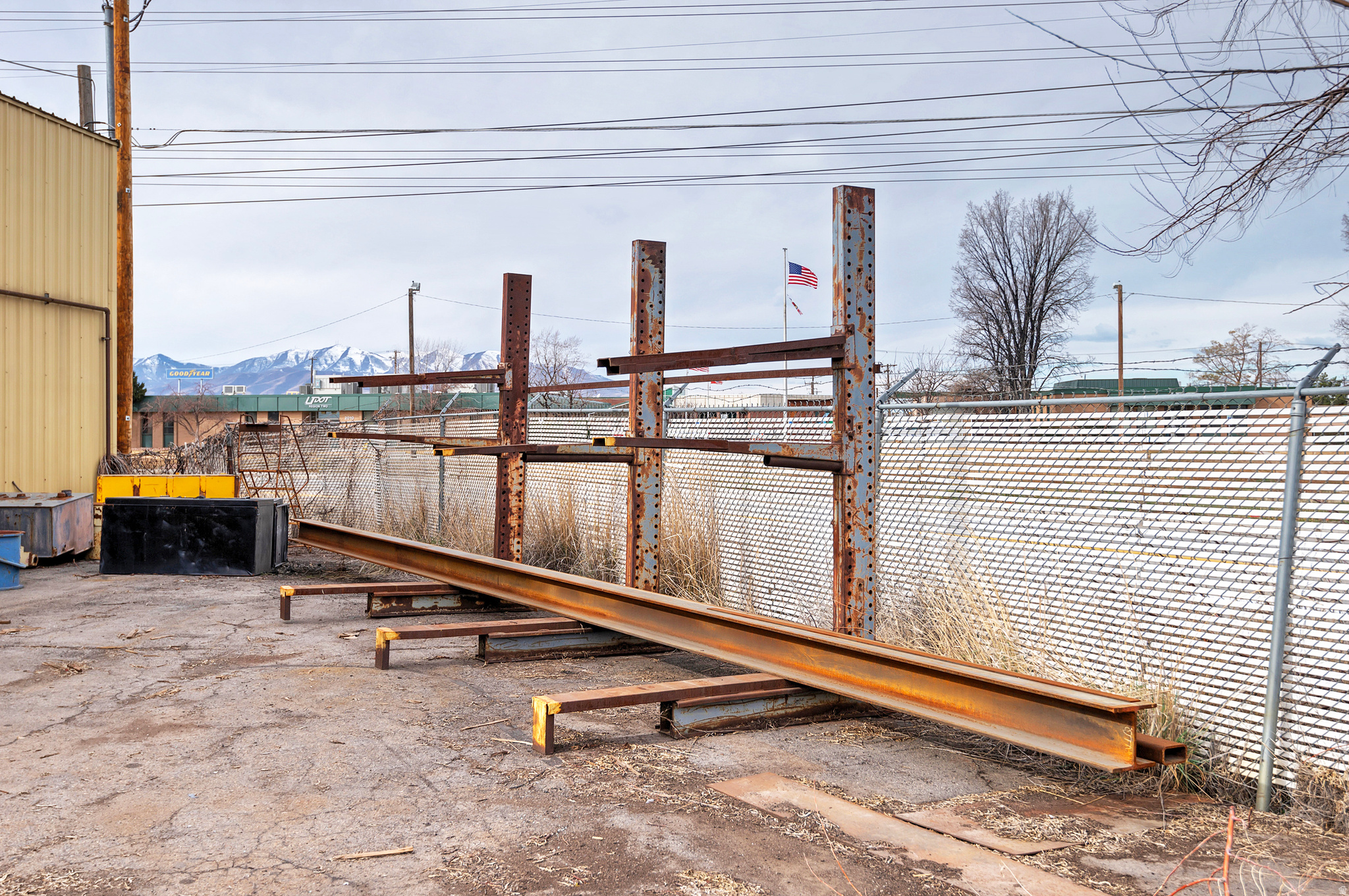 RADIUS CURVE - Commercial Sale