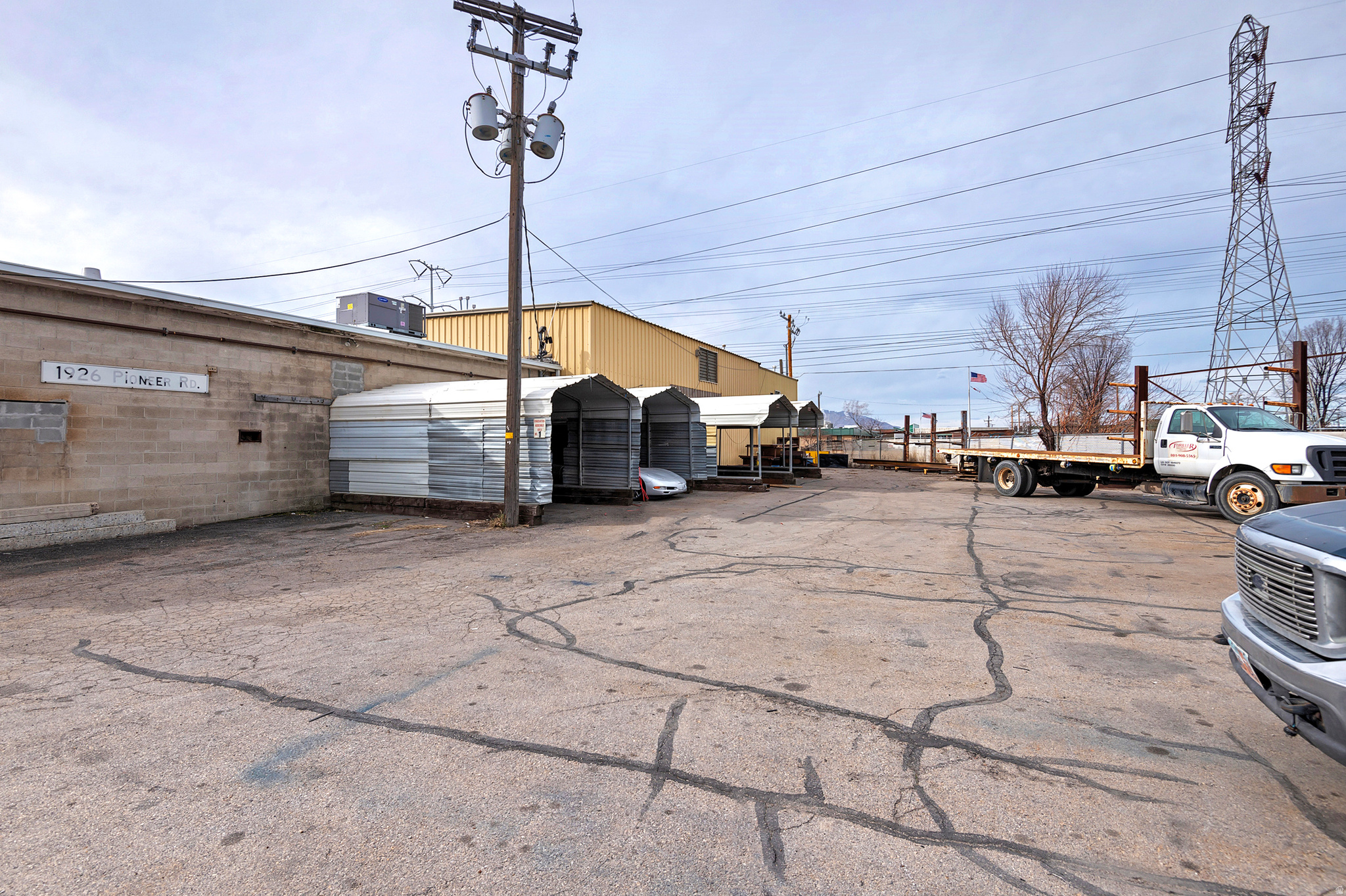 RADIUS CURVE - Commercial Sale