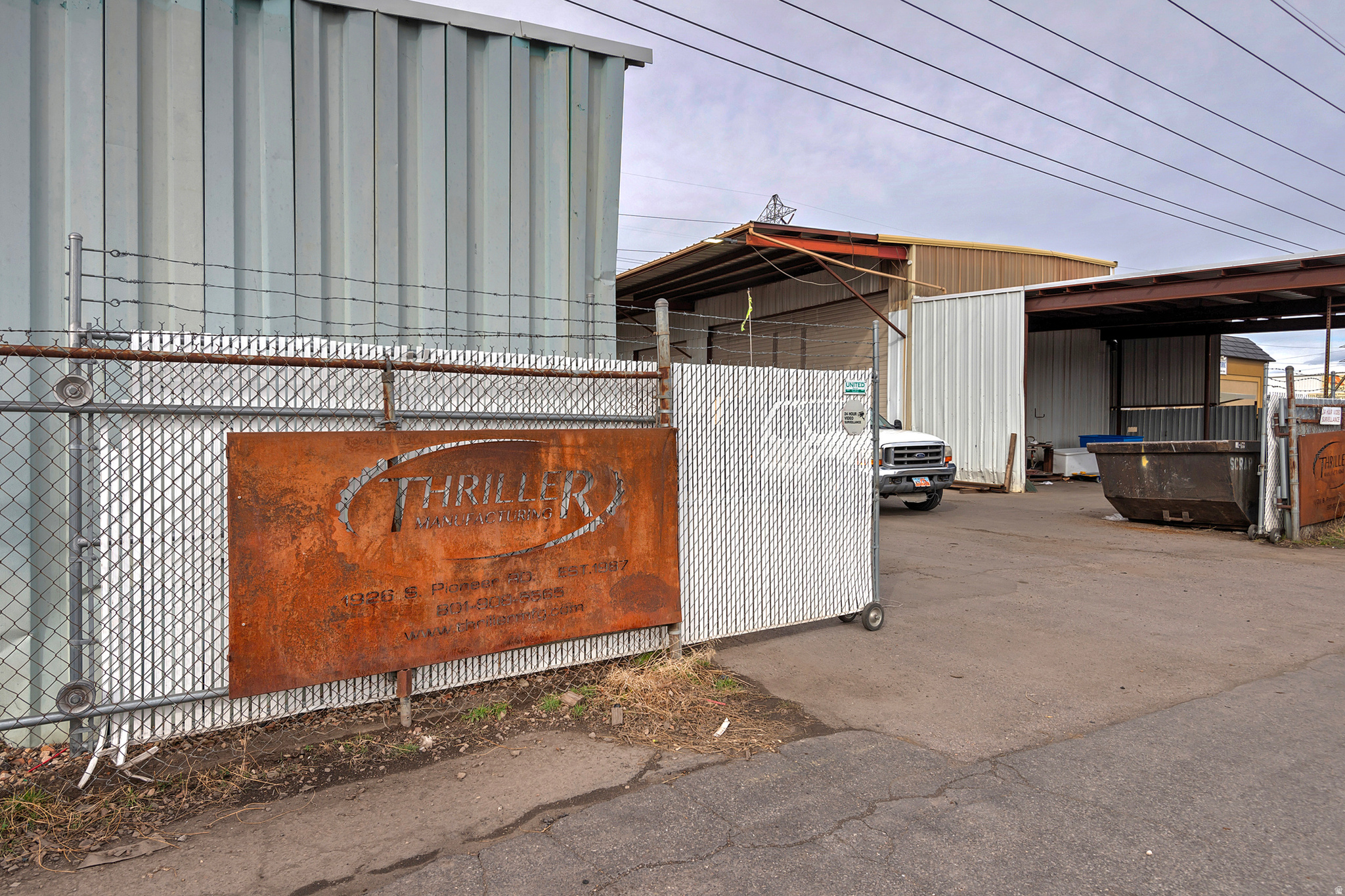 RADIUS CURVE - Commercial Sale