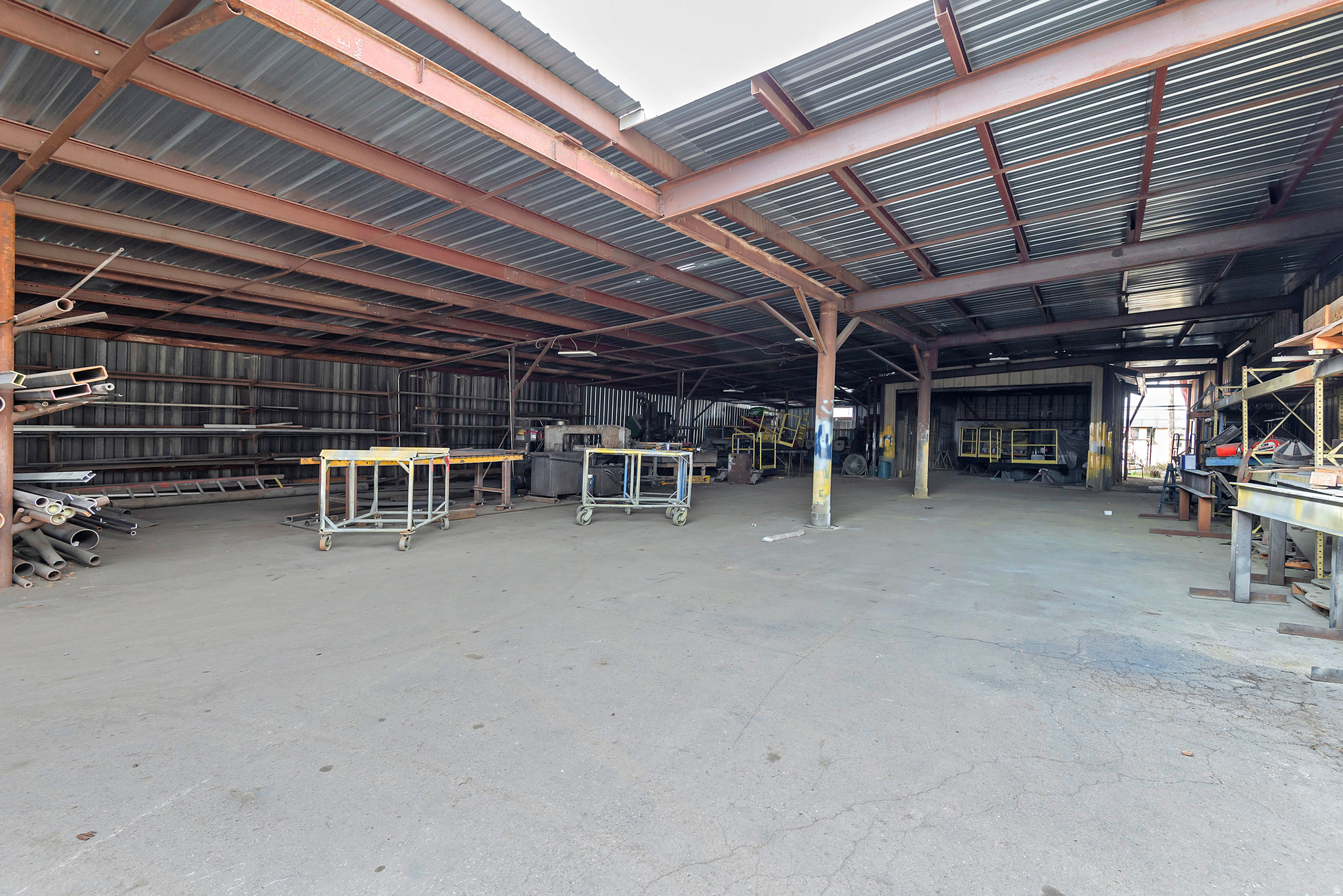 RADIUS CURVE - Commercial Sale