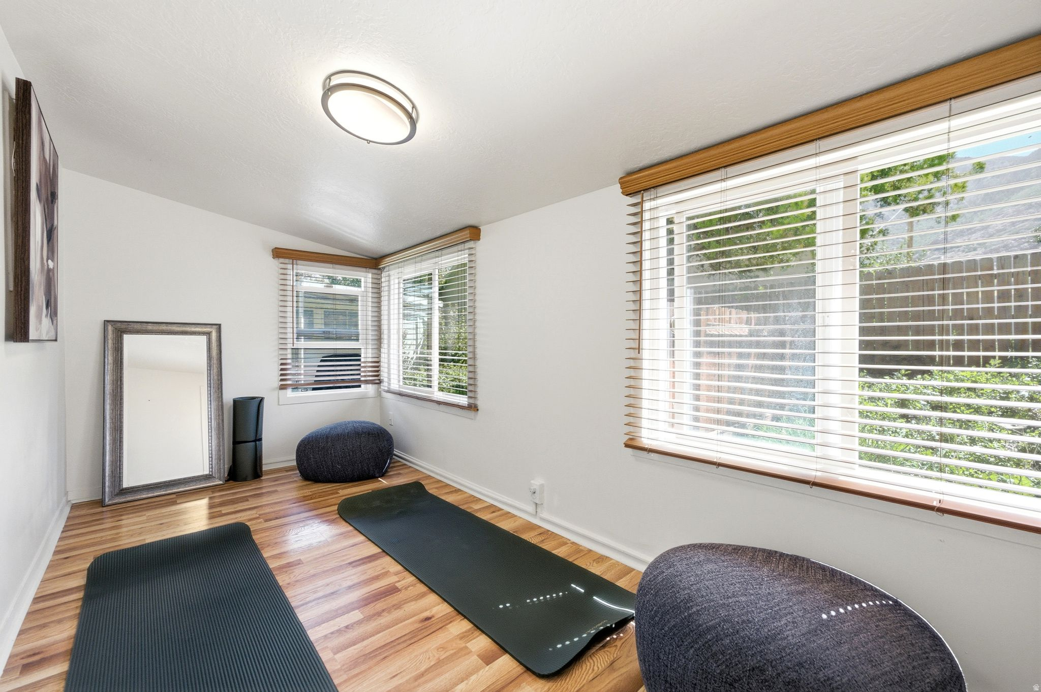 MOUNTAIN VIEW - Residential