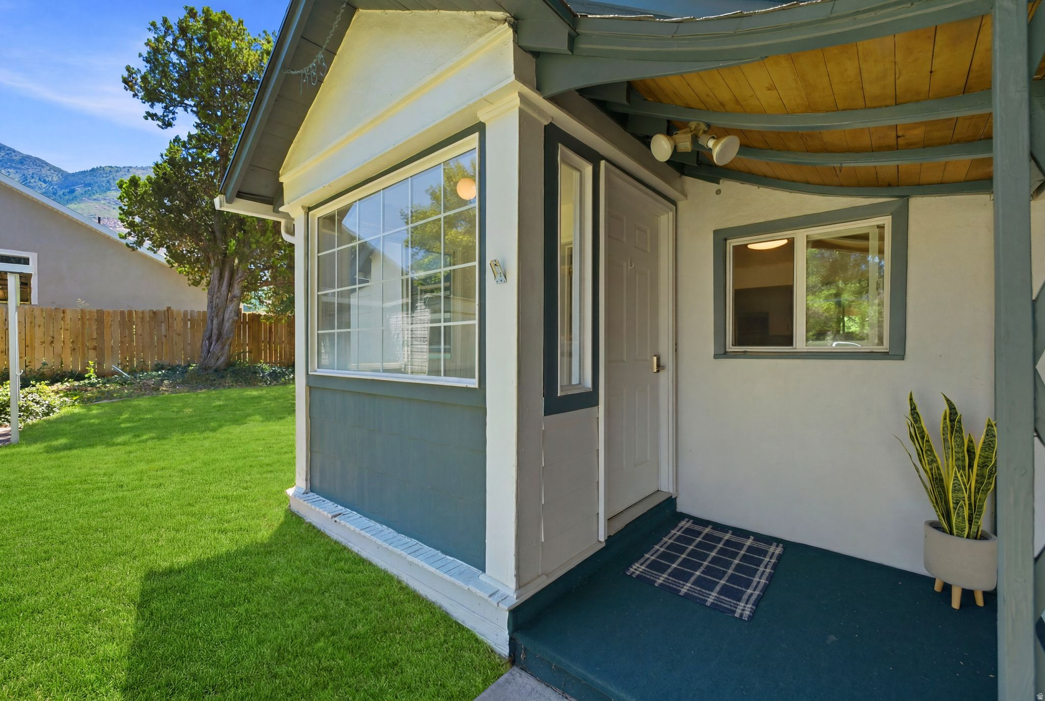 MOUNTAIN VIEW - Residential