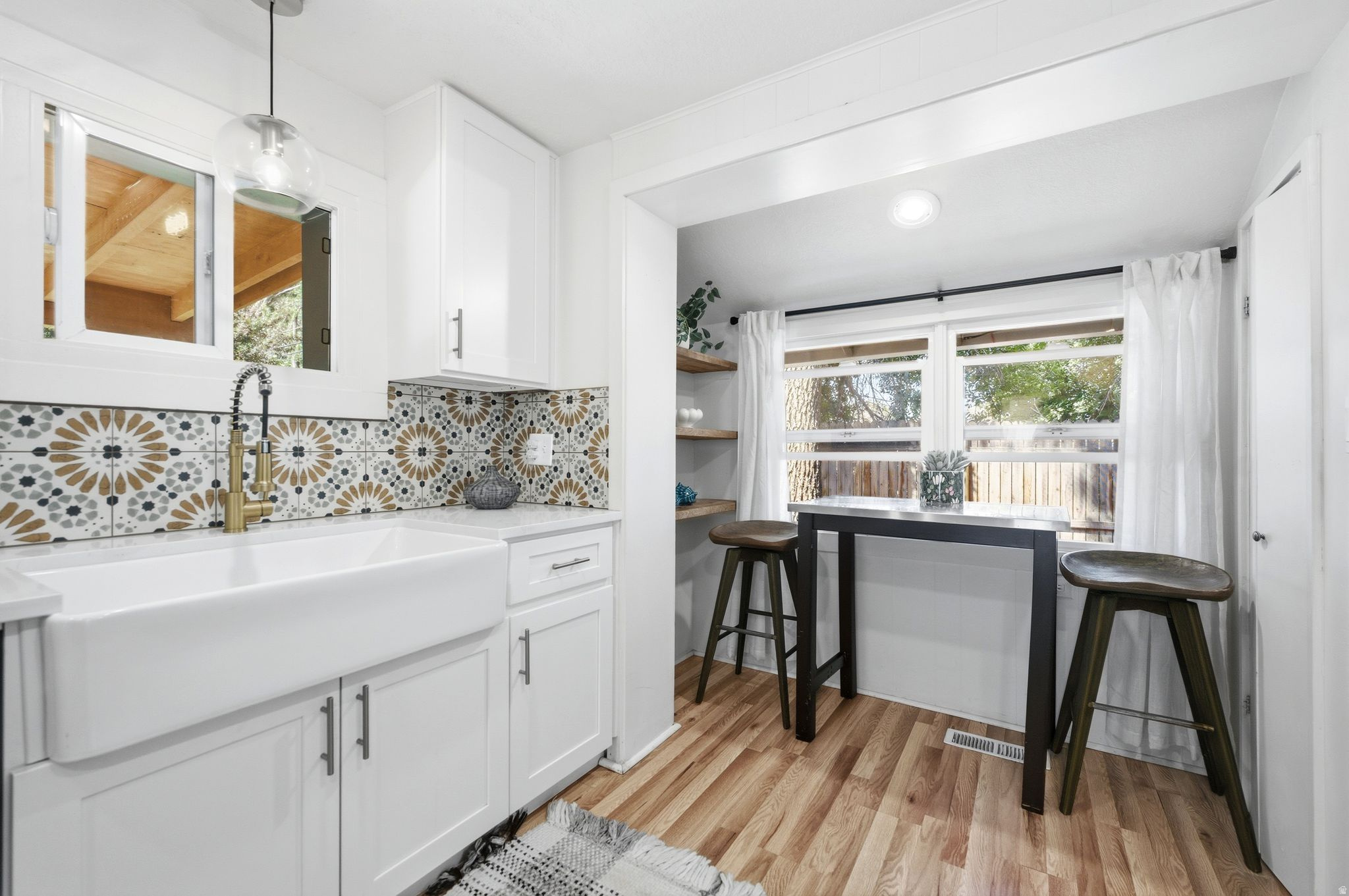 MOUNTAIN VIEW - Residential