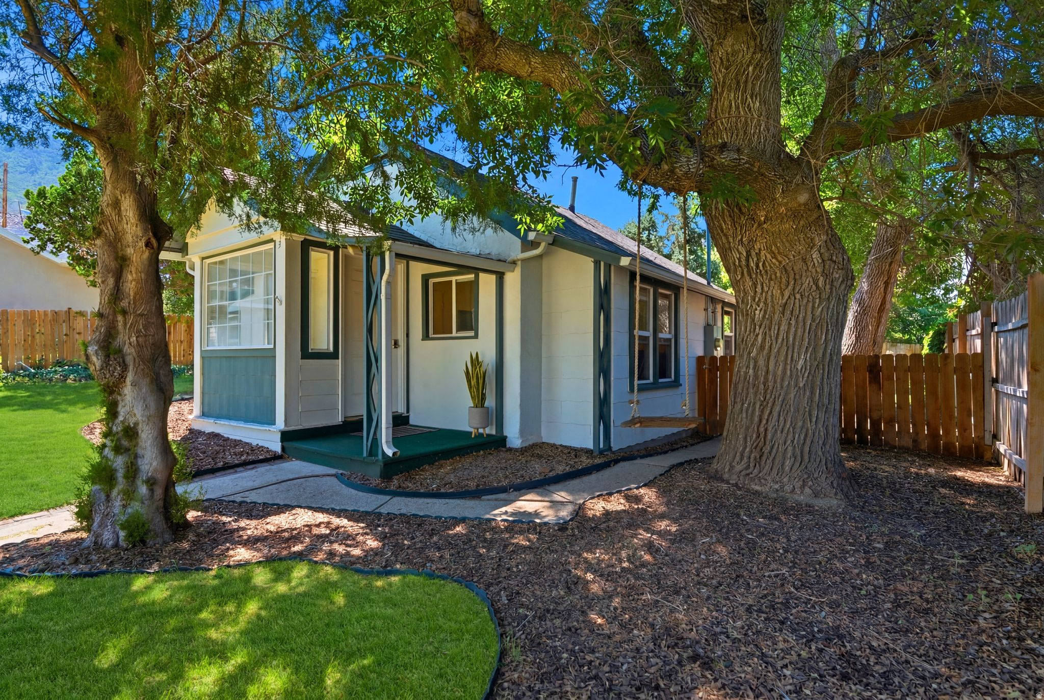 MOUNTAIN VIEW - Residential