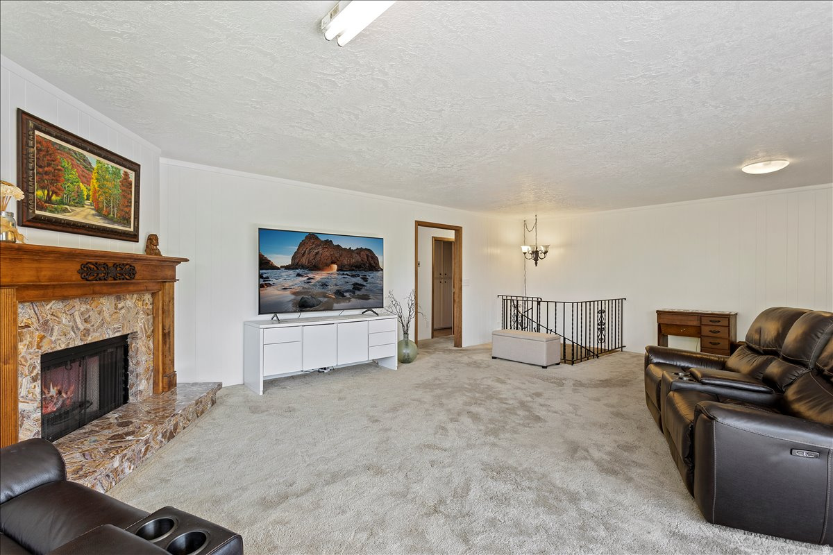 DAWSON HOLLOW ESTATES - Residential