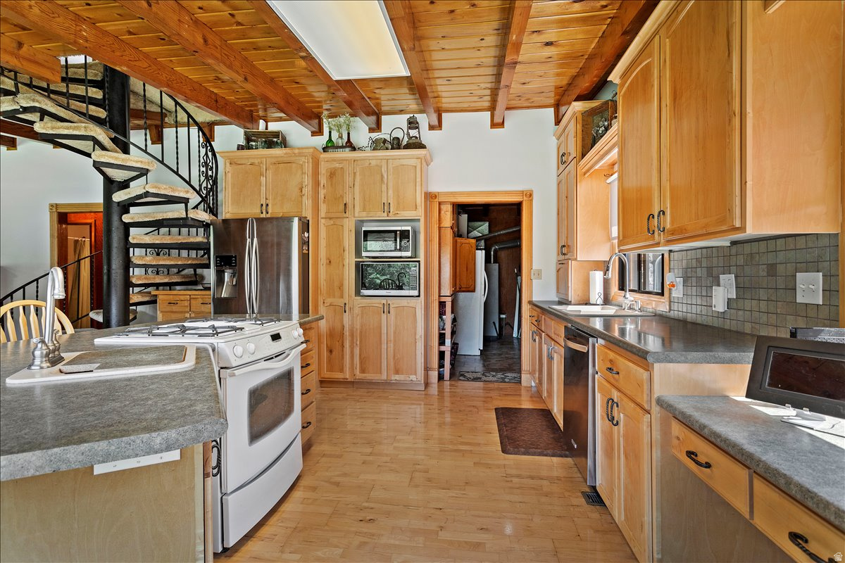 DAWSON HOLLOW ESTATES - Residential