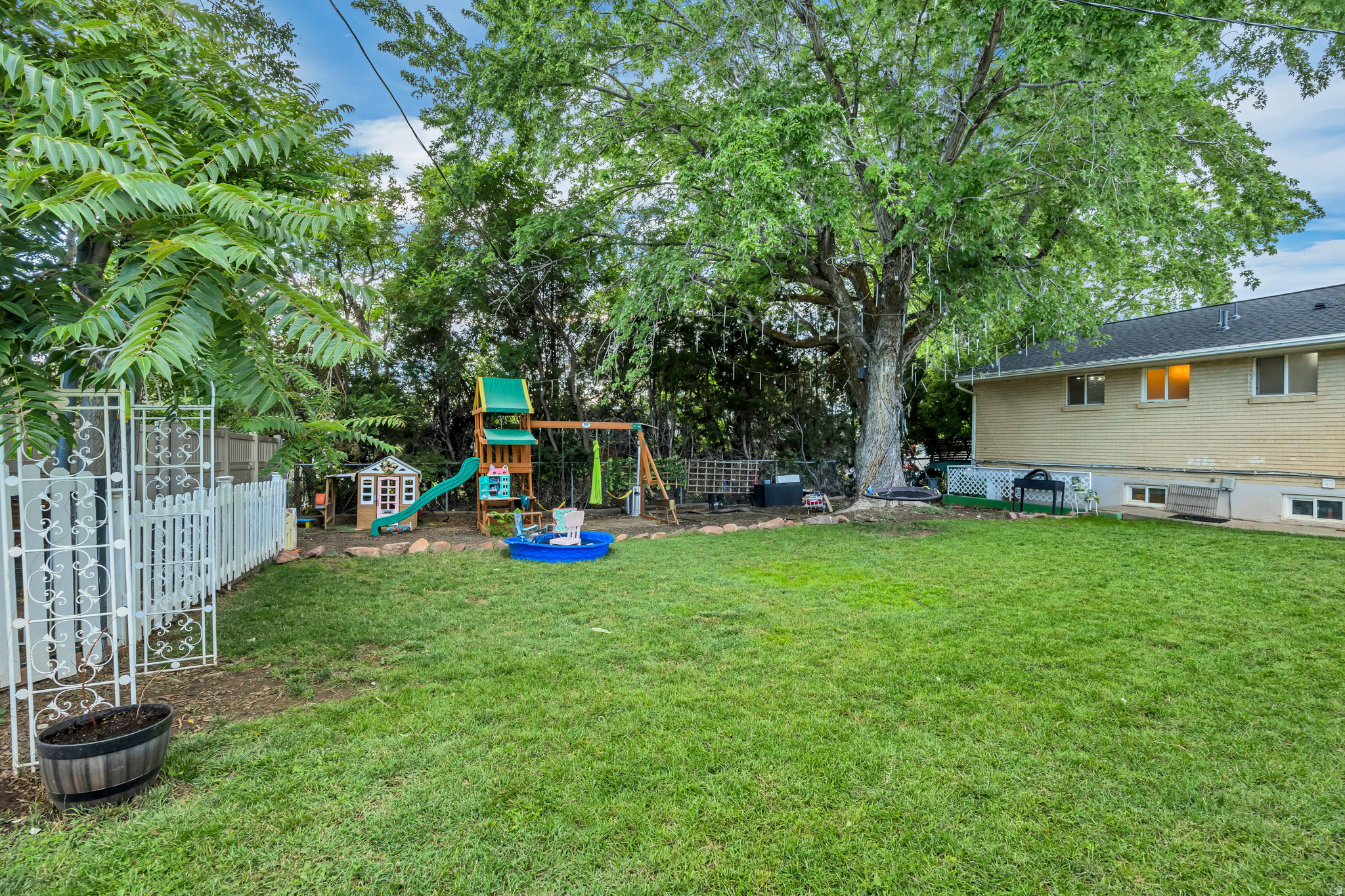 EL MAY - Residential