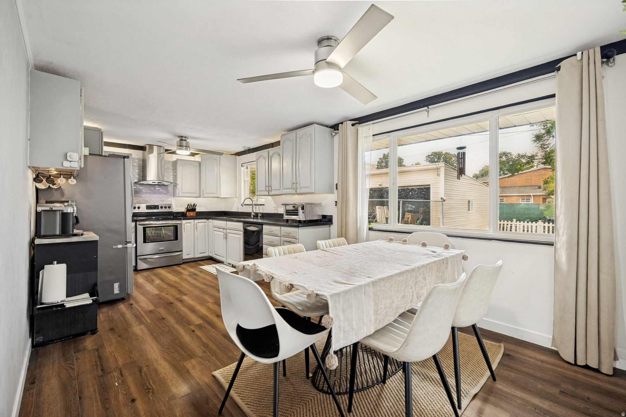 EL MAY - Residential