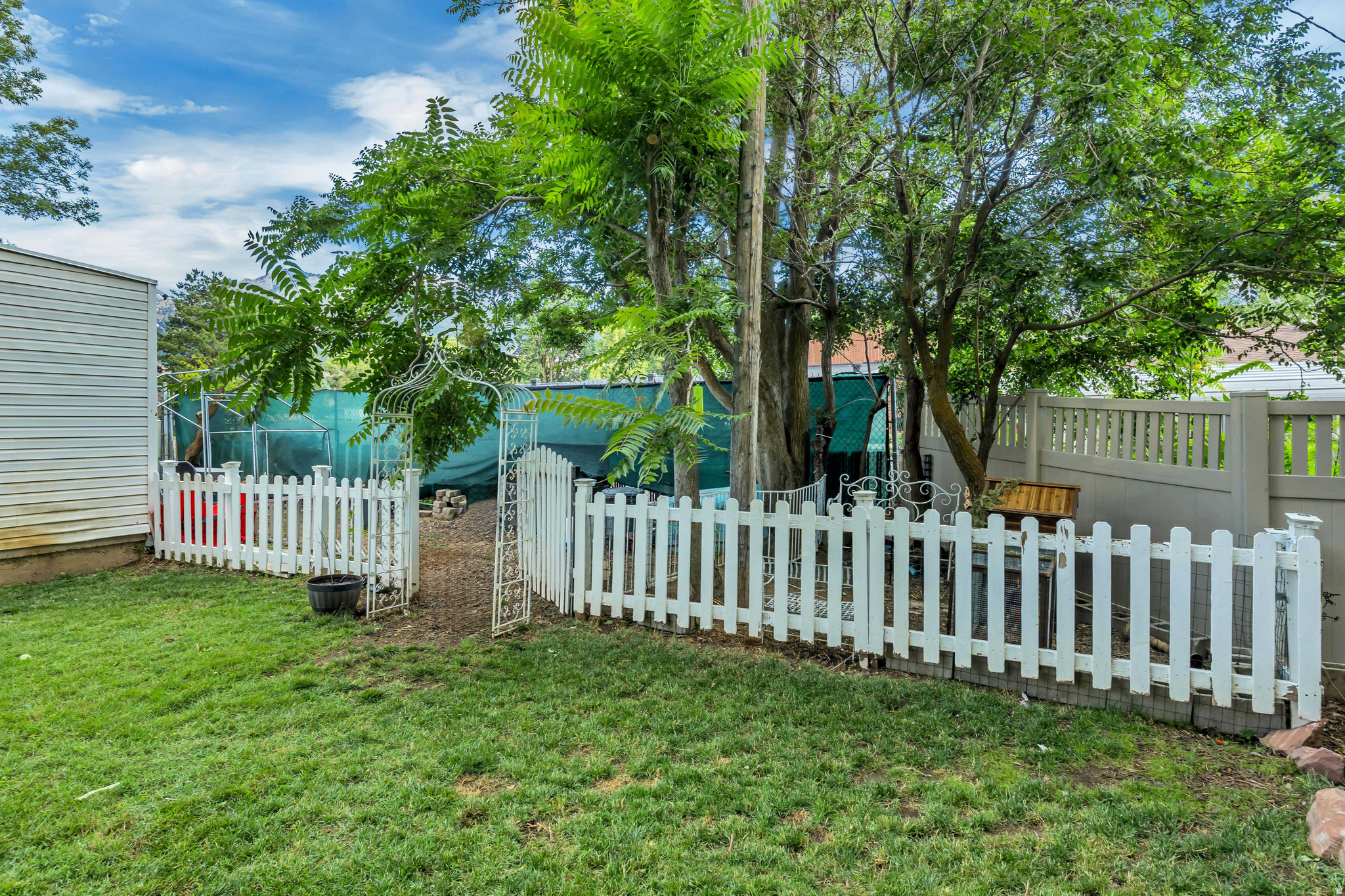 EL MAY - Residential