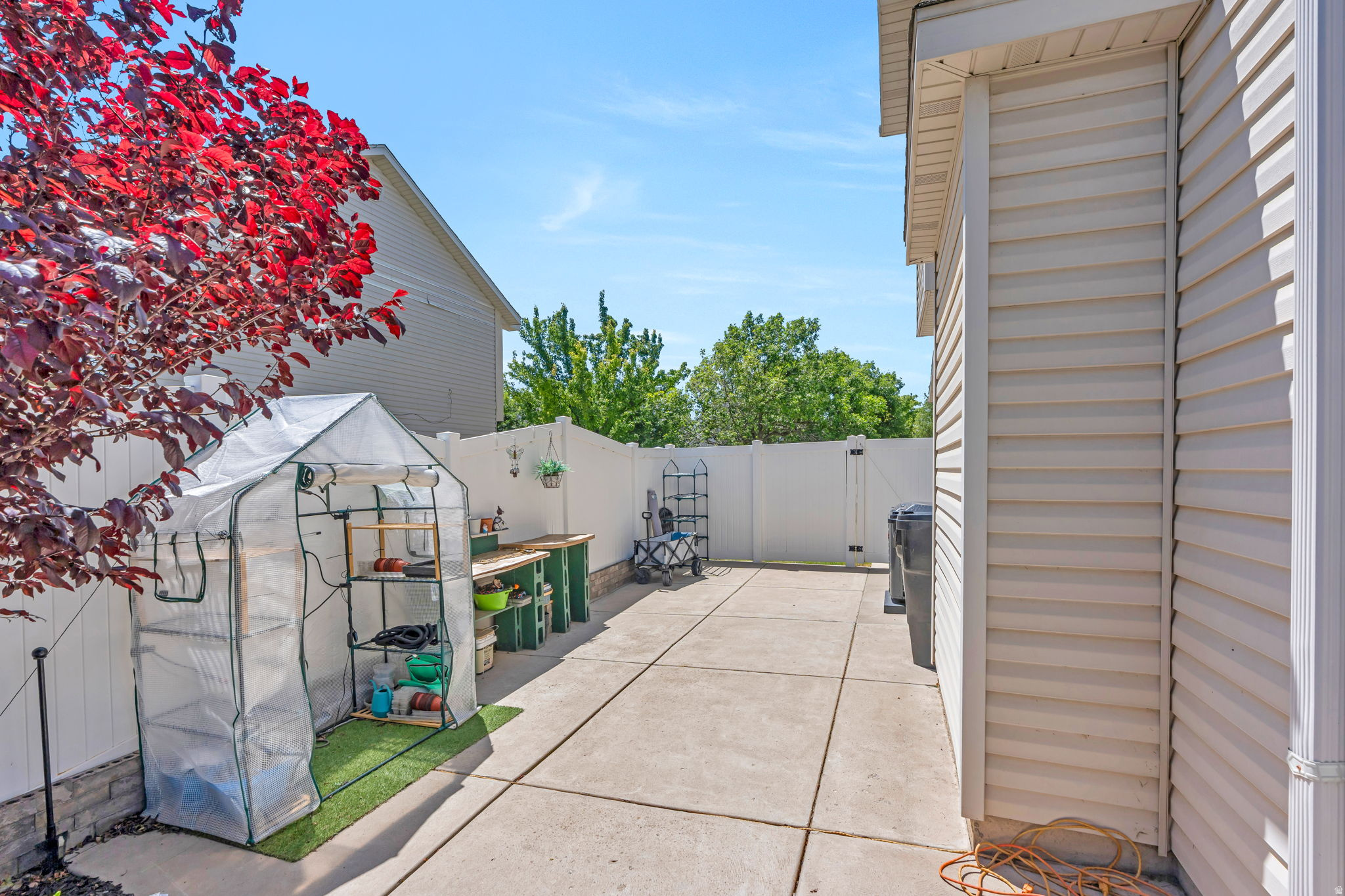 FIELD CREST - Residential