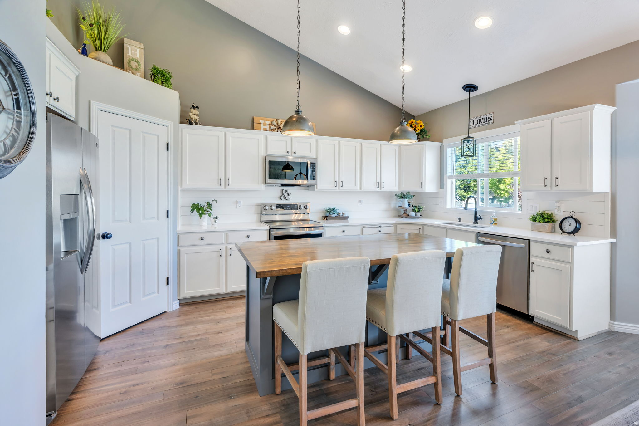FIELD CREST - Residential