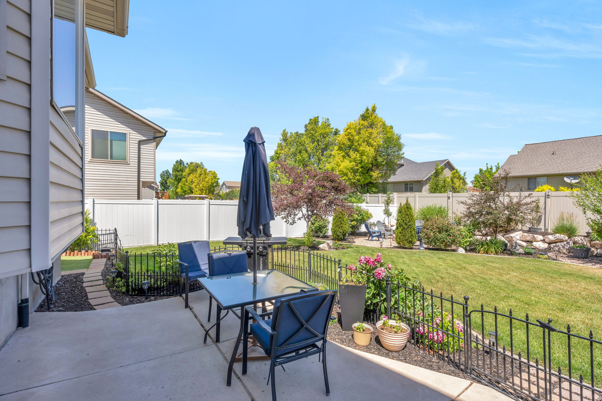 FIELD CREST - Residential