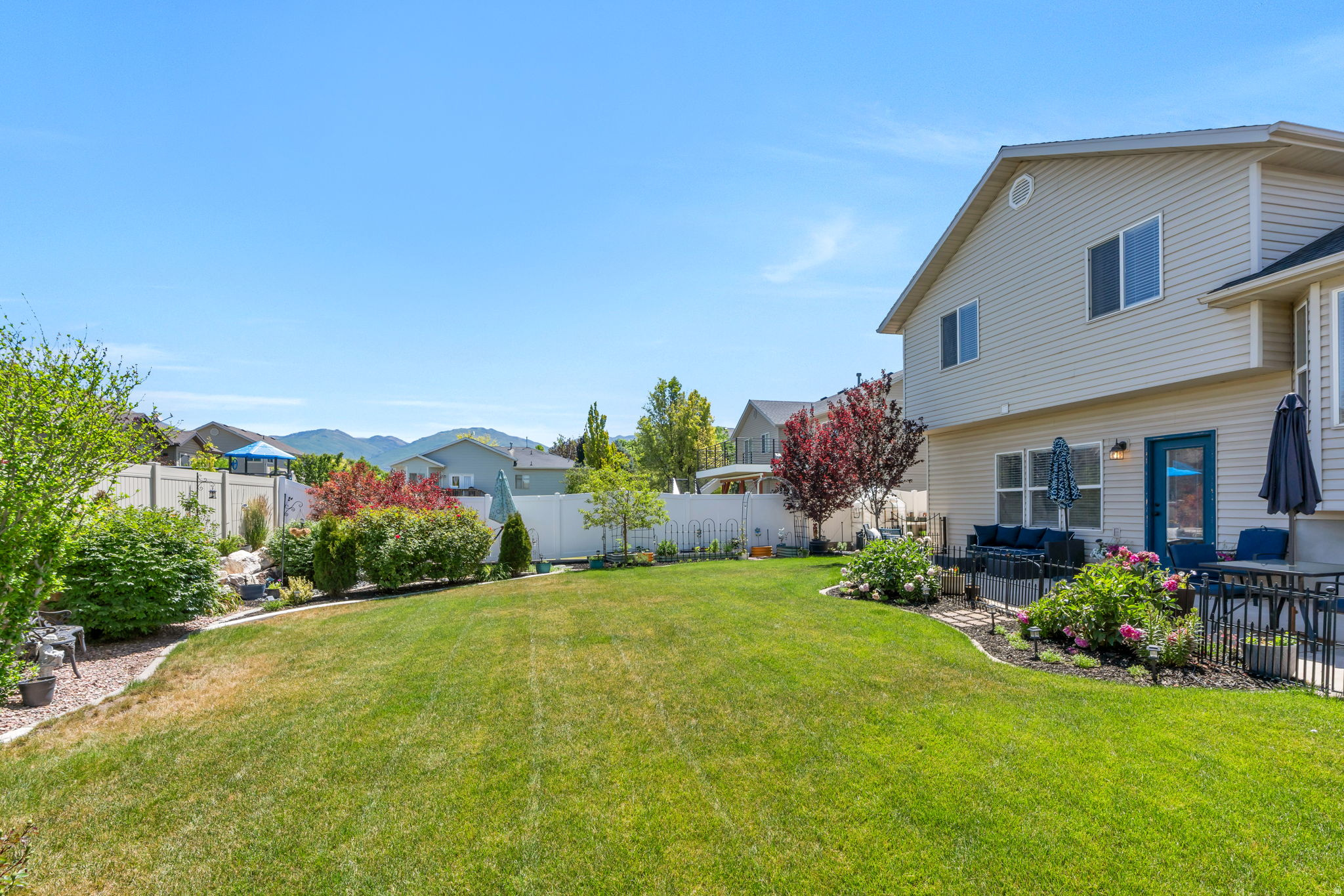 FIELD CREST - Residential