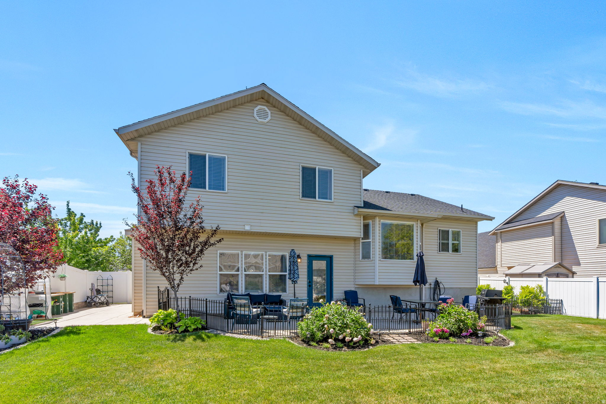 FIELD CREST - Residential